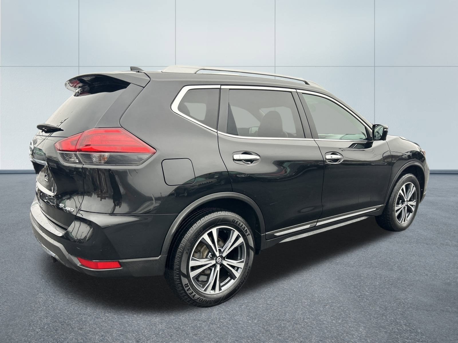 2017 Nissan ROGUE SL