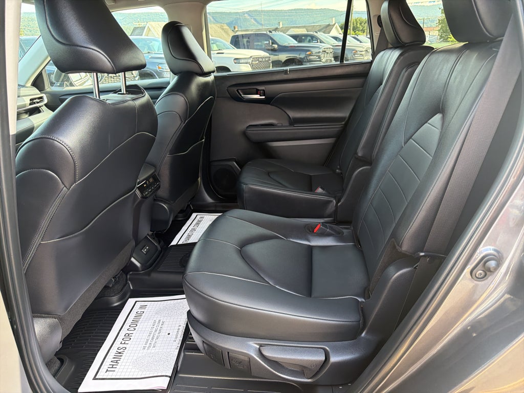 2025 Toyota Highlander XLE