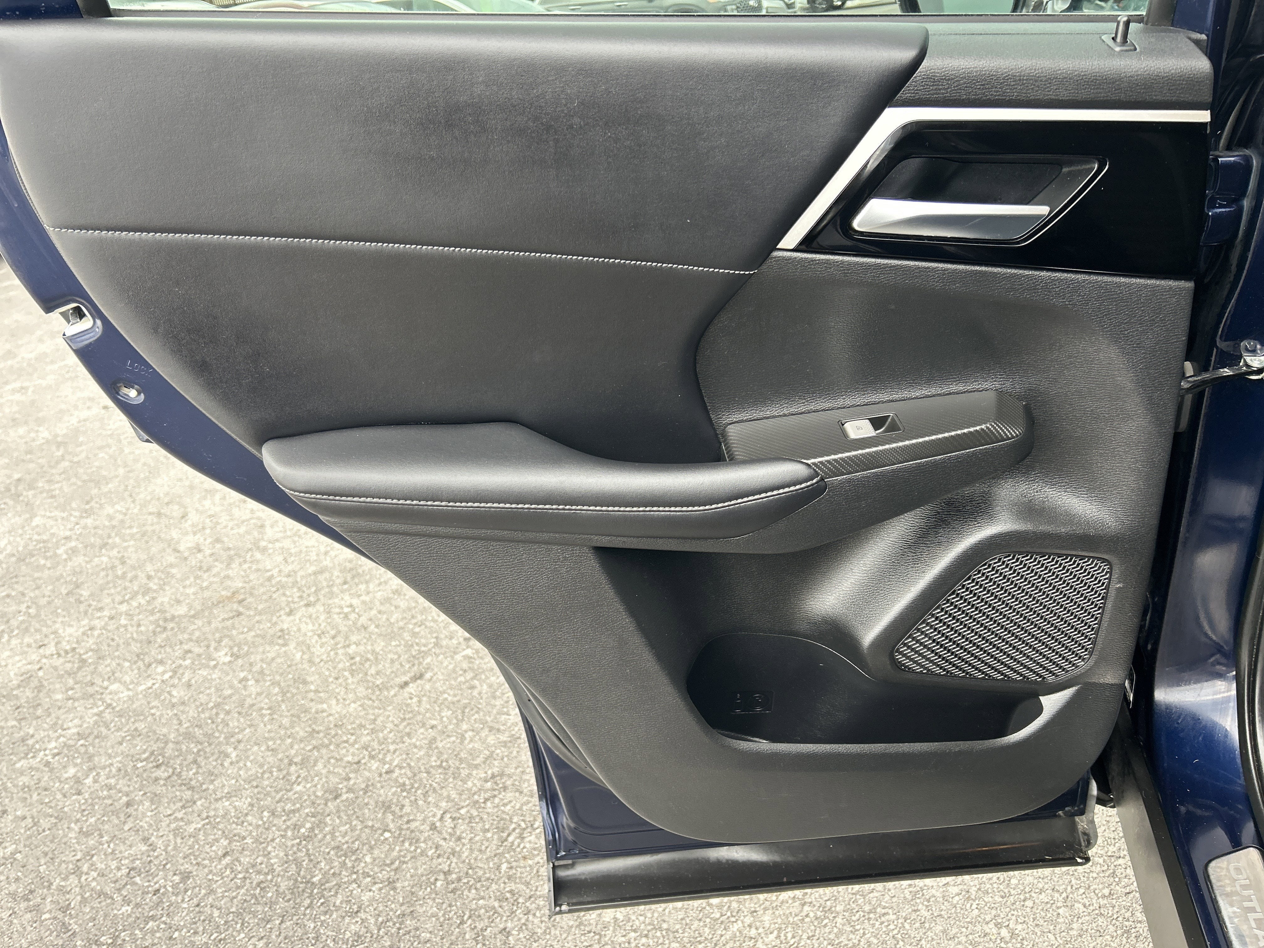 2022 Mitsubishi OUTLANDER SE