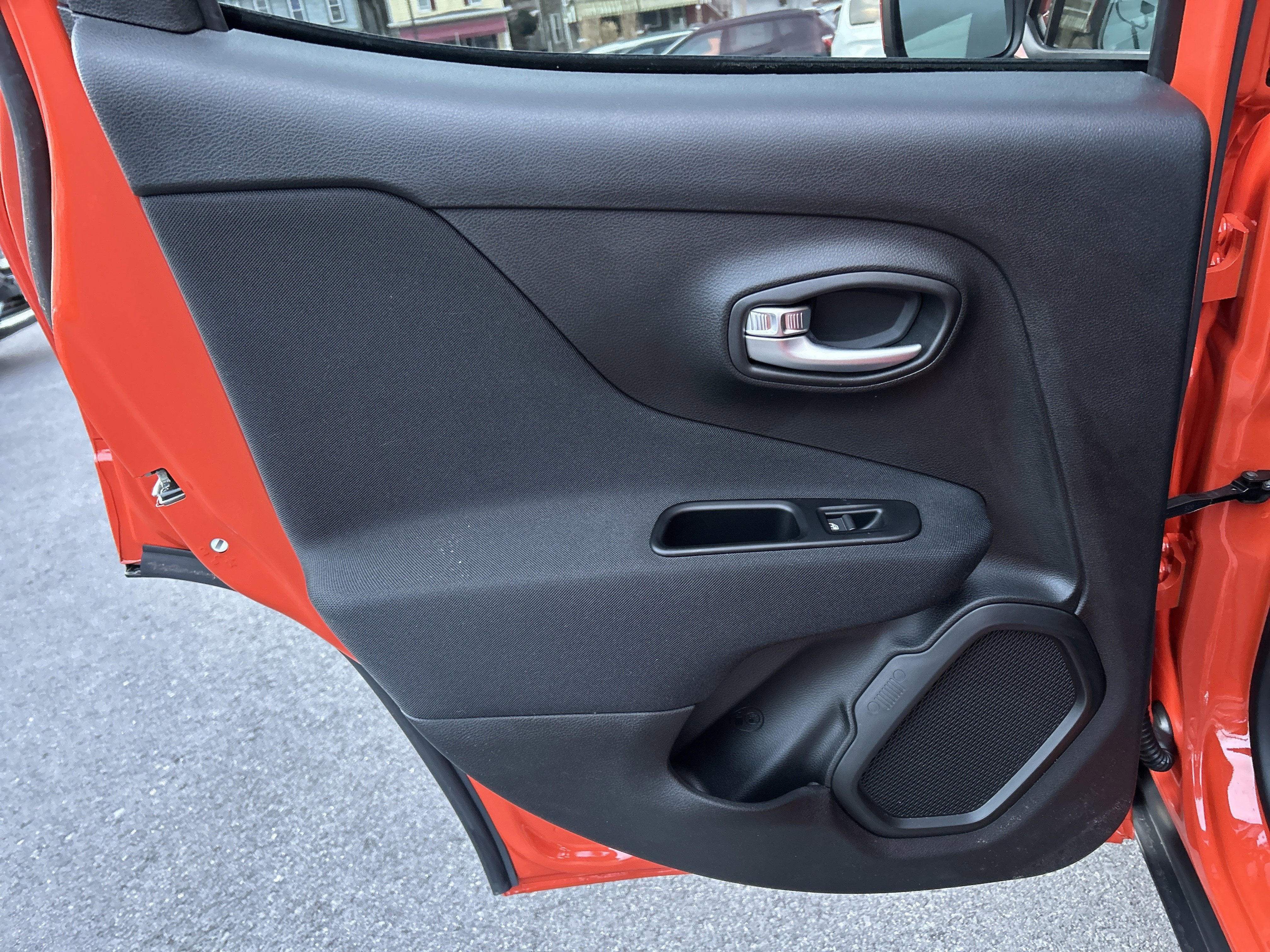 2019 Jeep RENEGADE LATITUDE