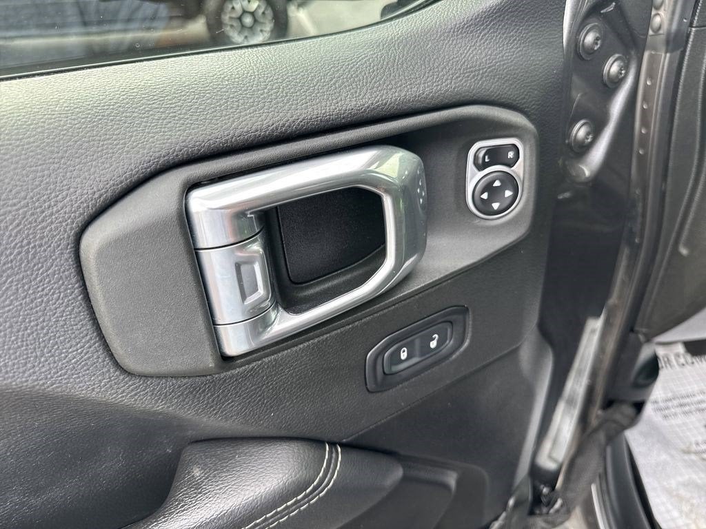 2022 Jeep Gladiator Overland