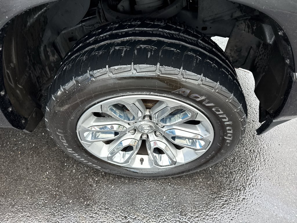 2020 RAM 1500 Laramie Crew Cab 4x4 5'7" Box