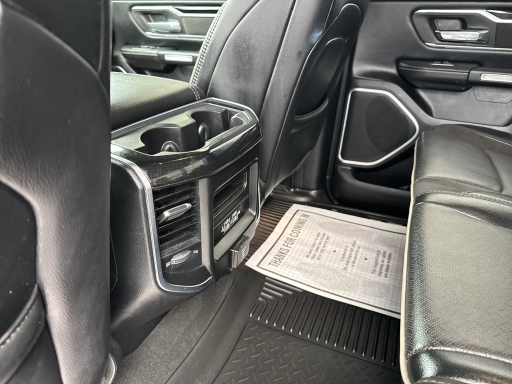 2020 RAM 1500 Laramie Crew Cab 4x4 5'7" Box