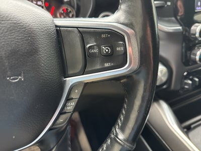 2020 RAM 1500 Laramie Crew Cab 4x4 5'7" Box