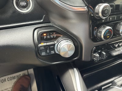2020 RAM 1500 Laramie Crew Cab 4x4 5'7" Box