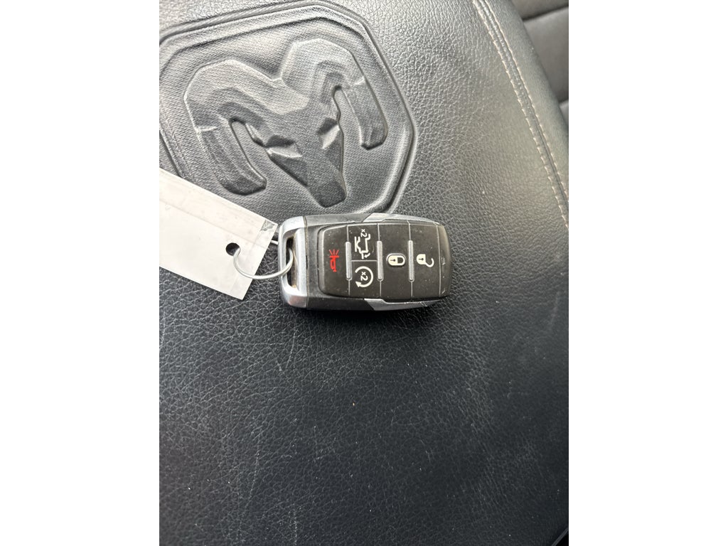 2020 RAM 1500 Laramie Crew Cab 4x4 5'7" Box