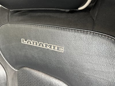 2020 RAM 1500 Laramie Crew Cab 4x4 5'7" Box