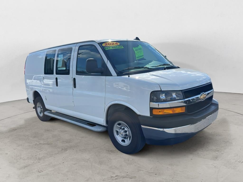2024 Chevrolet Express Cargo 2500 WT