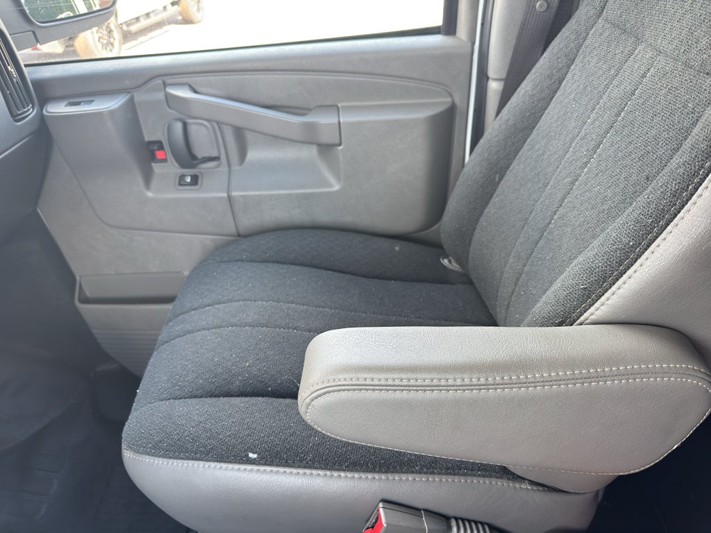 2024 Chevrolet Express Cargo 2500 WT