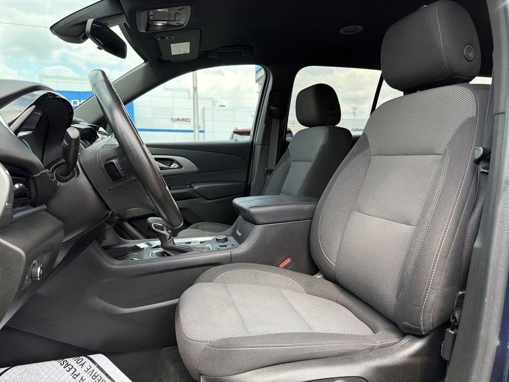 2022 Chevrolet Traverse LT Cloth