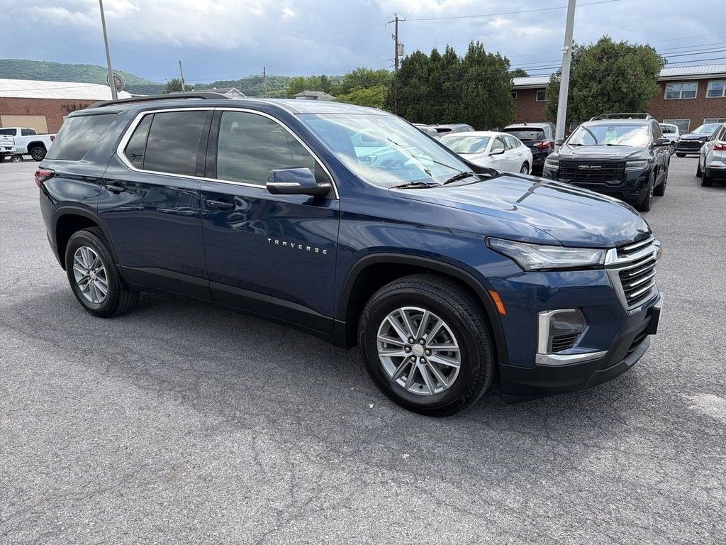 2022 Chevrolet Traverse LT Cloth