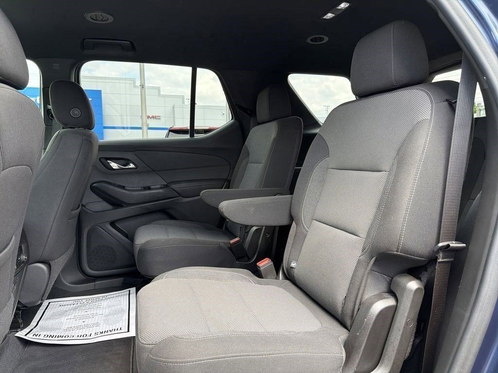 2022 Chevrolet Traverse LT Cloth
