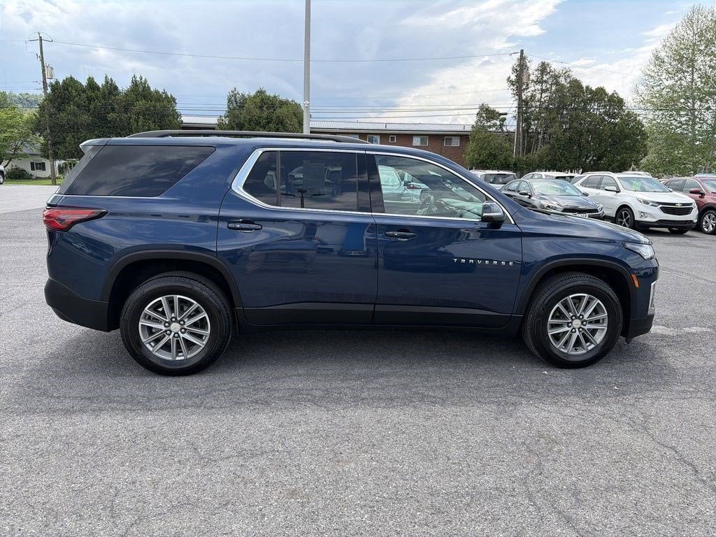 2022 Chevrolet Traverse LT Cloth