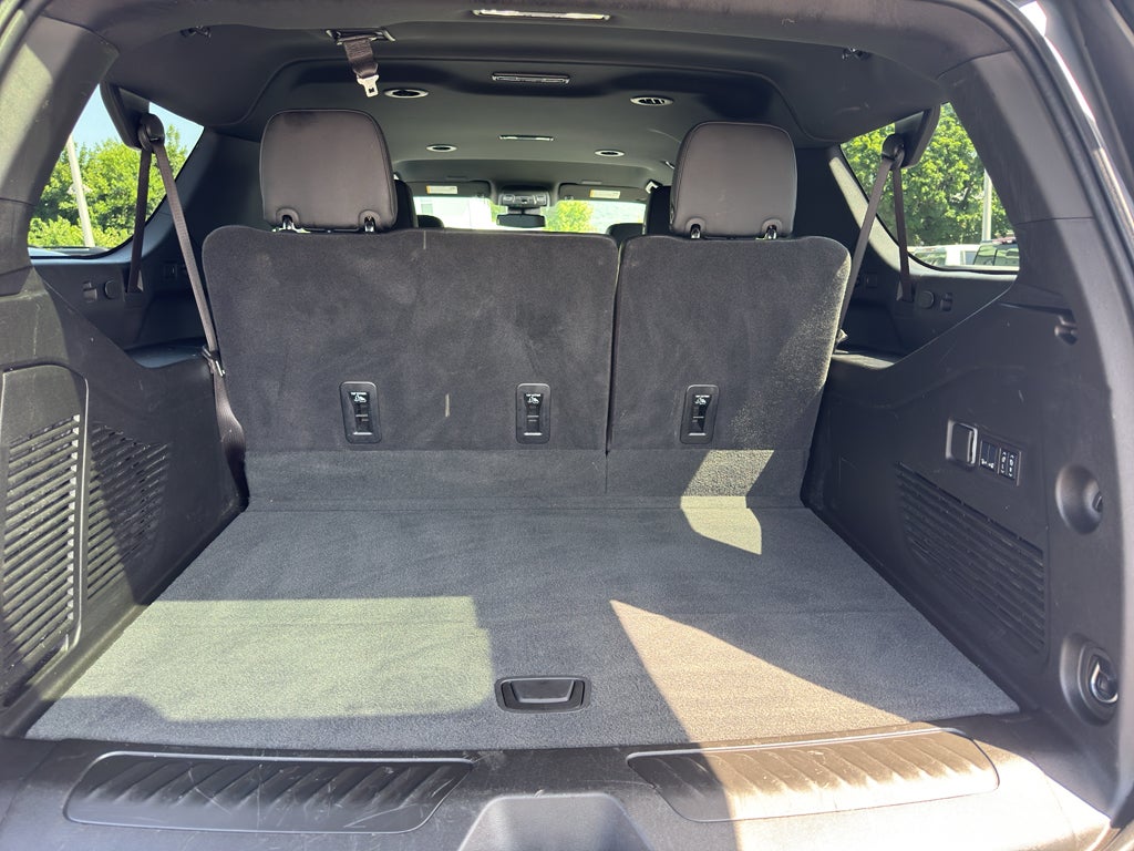 2025 Chevrolet Suburban LT