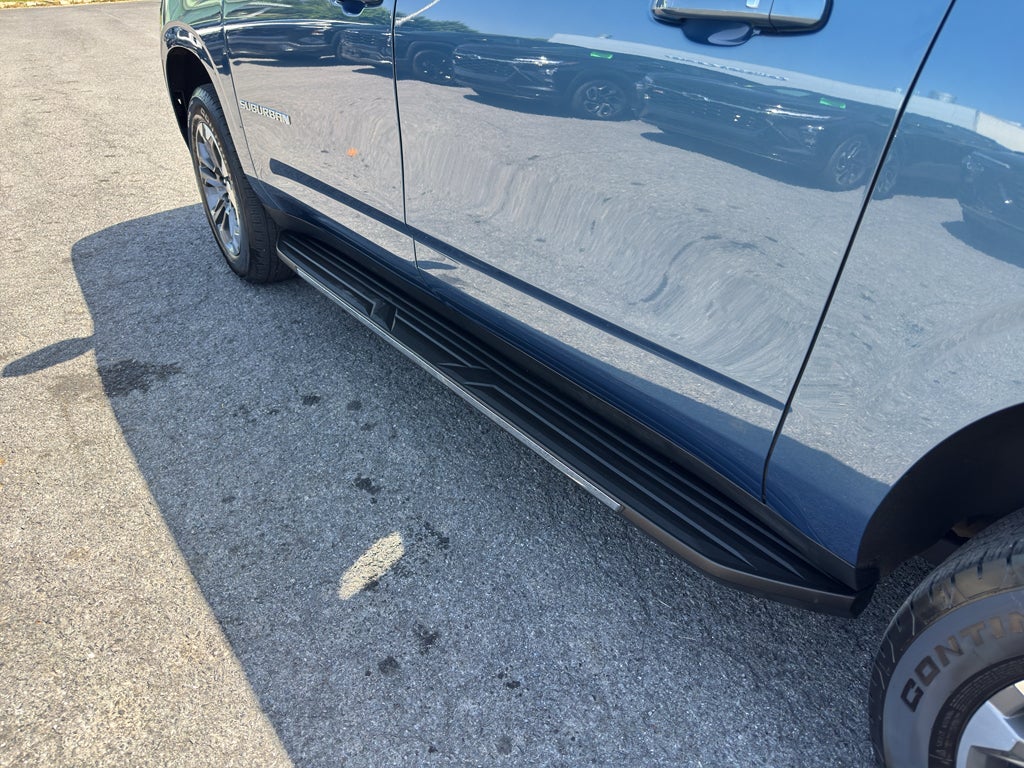 2025 Chevrolet Suburban LT