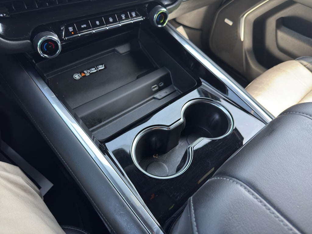 2025 Chevrolet Suburban LT