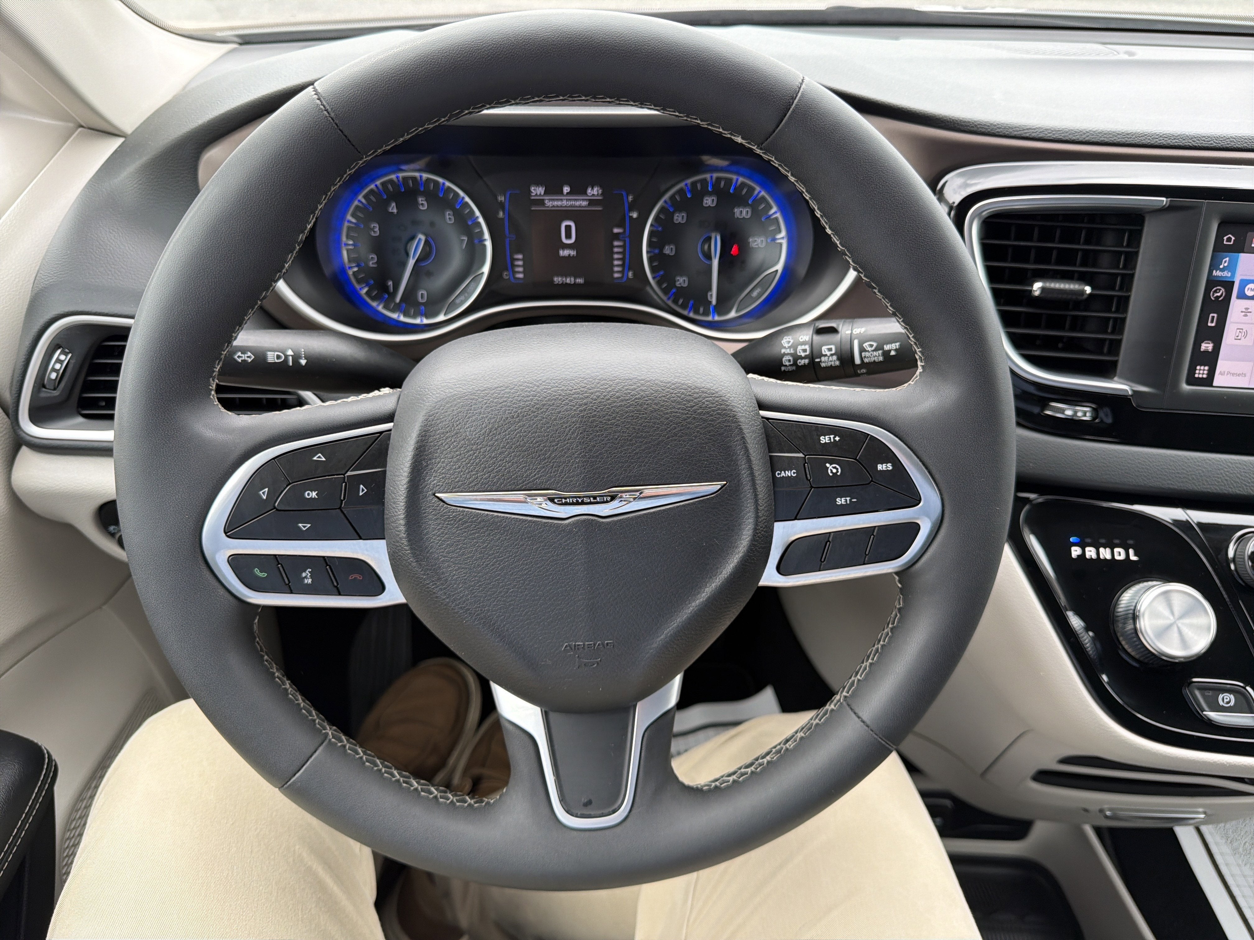 2023 Chrysler Voyager LX