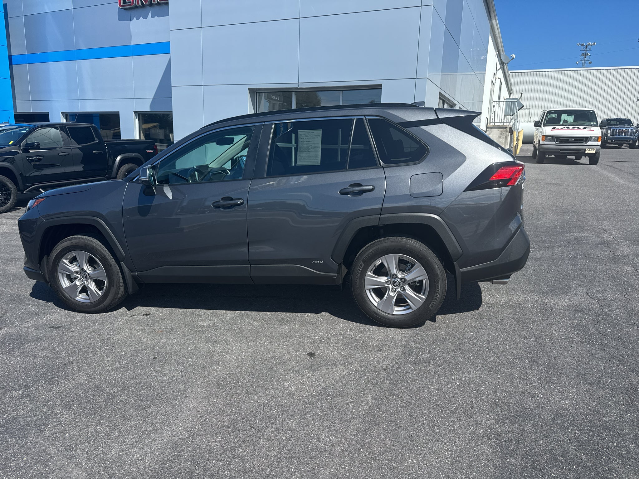 2025 Toyota RAV4 Hybrid XLE