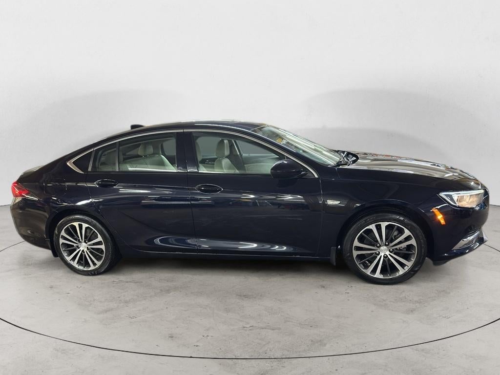 2018 Buick Regal Sportback Essence