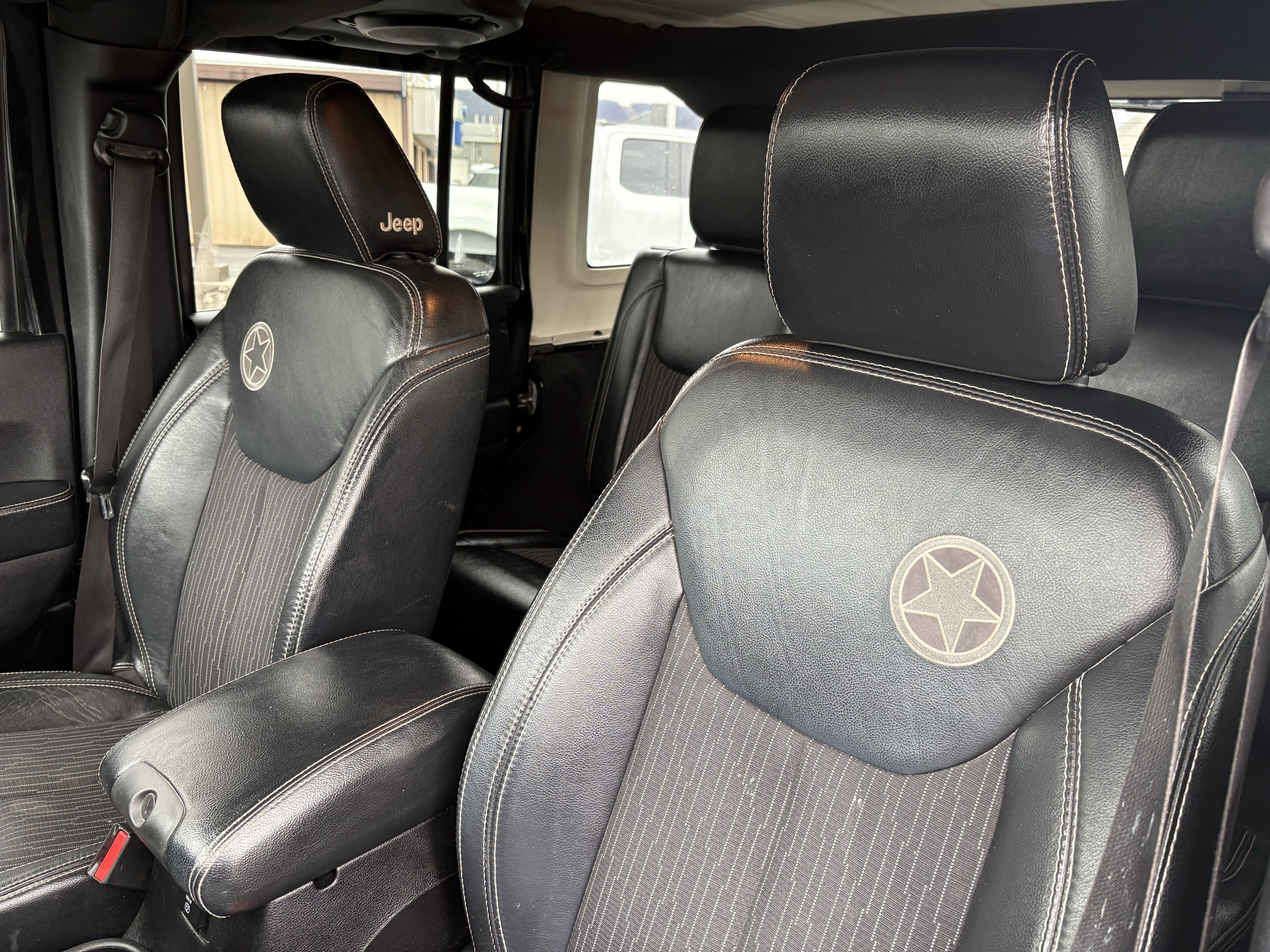 2013 Jeep WRANGLER UNLTD SPORT