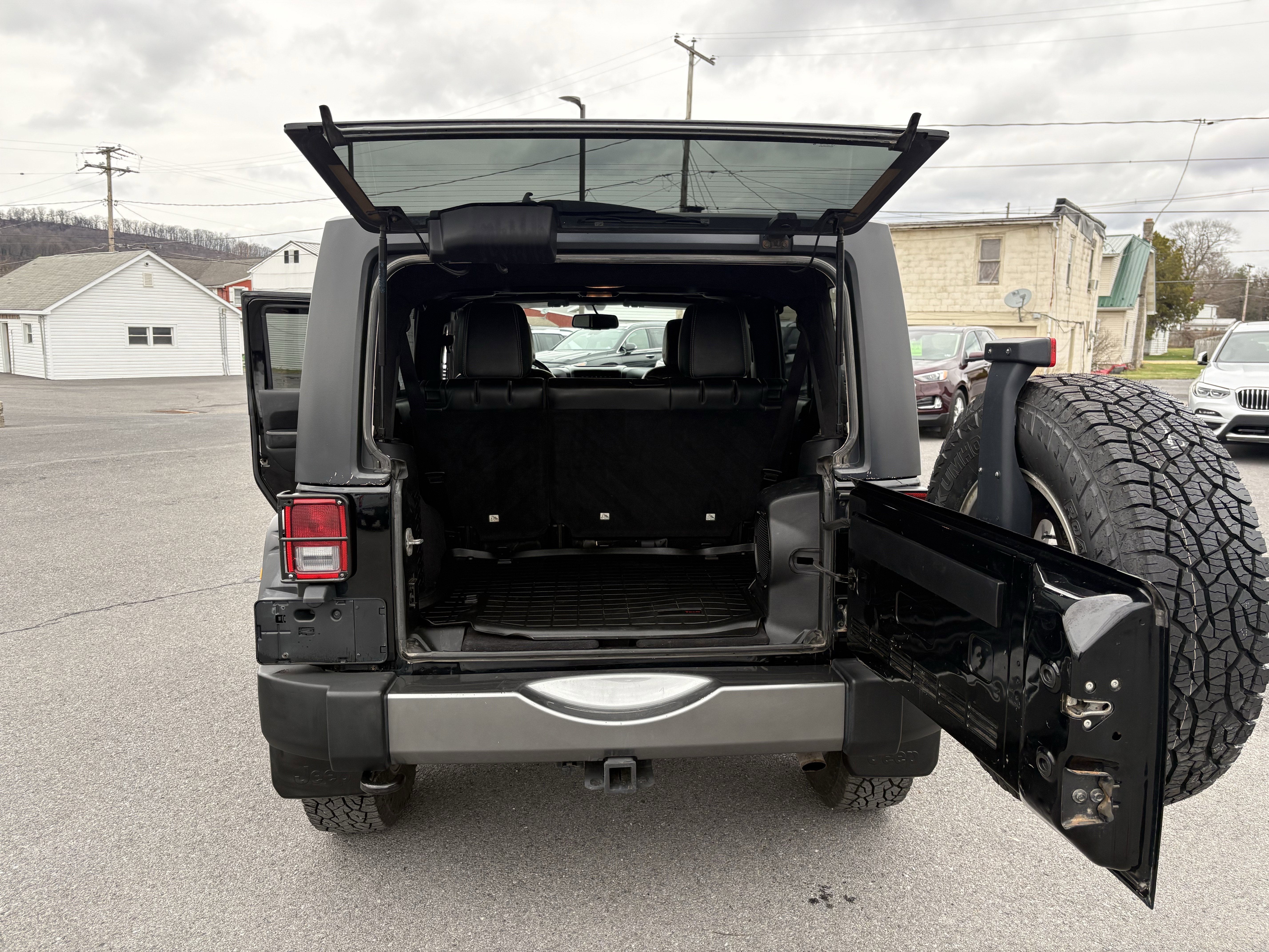 2013 Jeep WRANGLER UNLTD SPORT