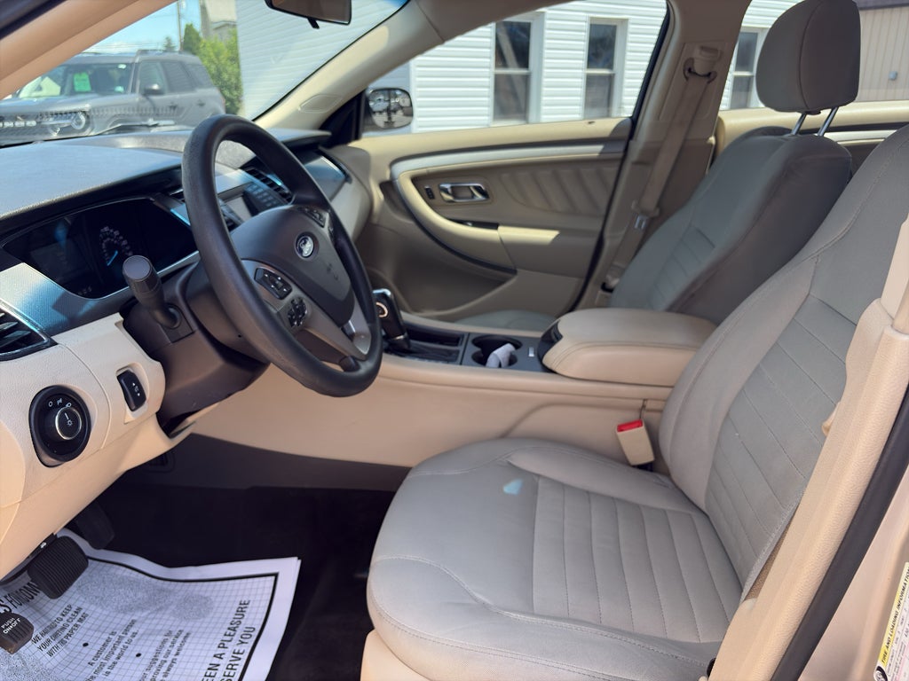 2018 Ford Taurus SE