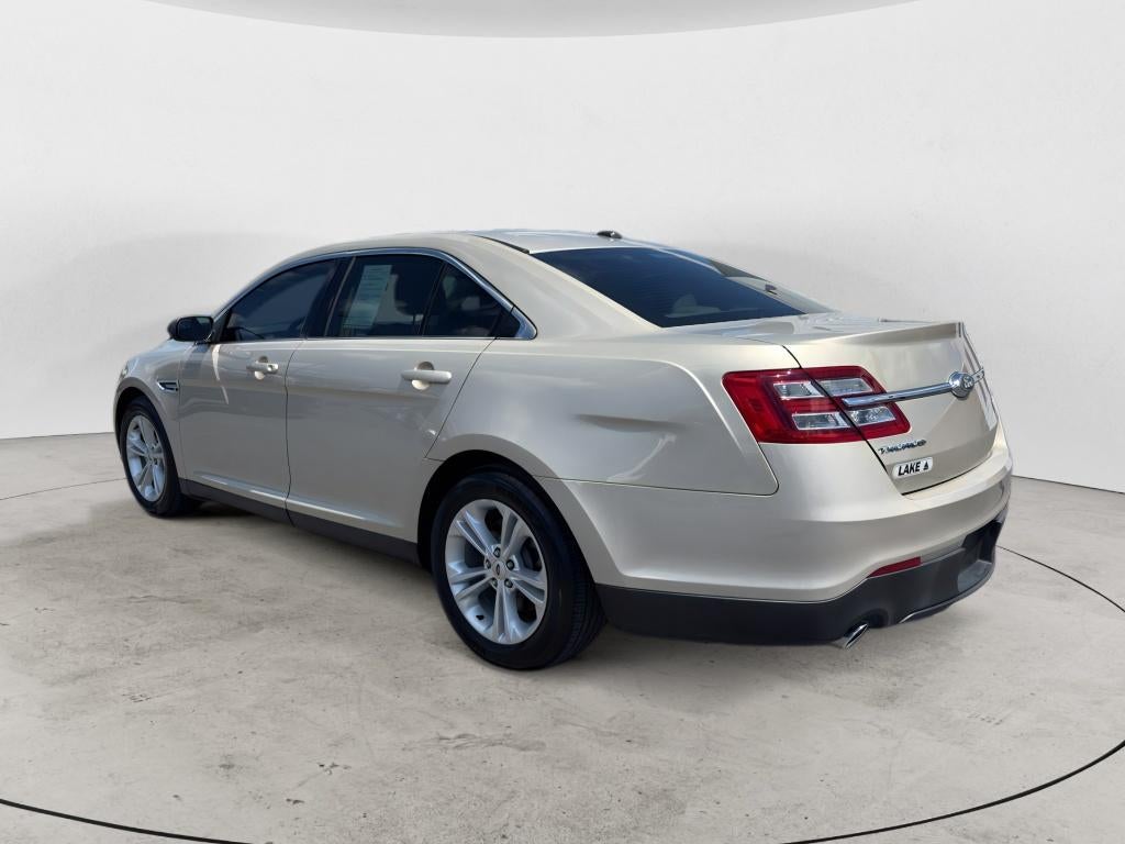 2018 Ford Taurus SE