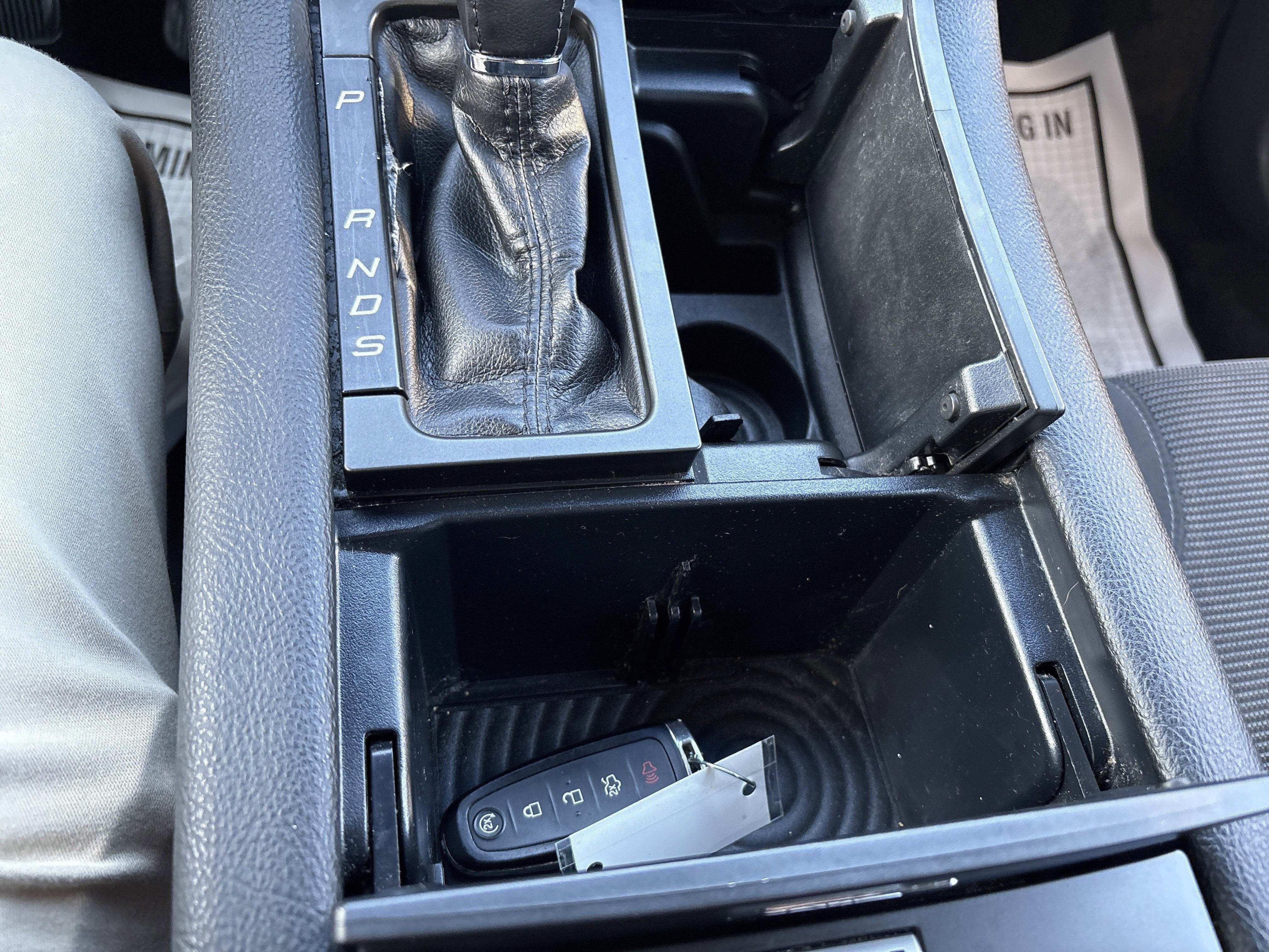 2016 Ford TAURUS SEL