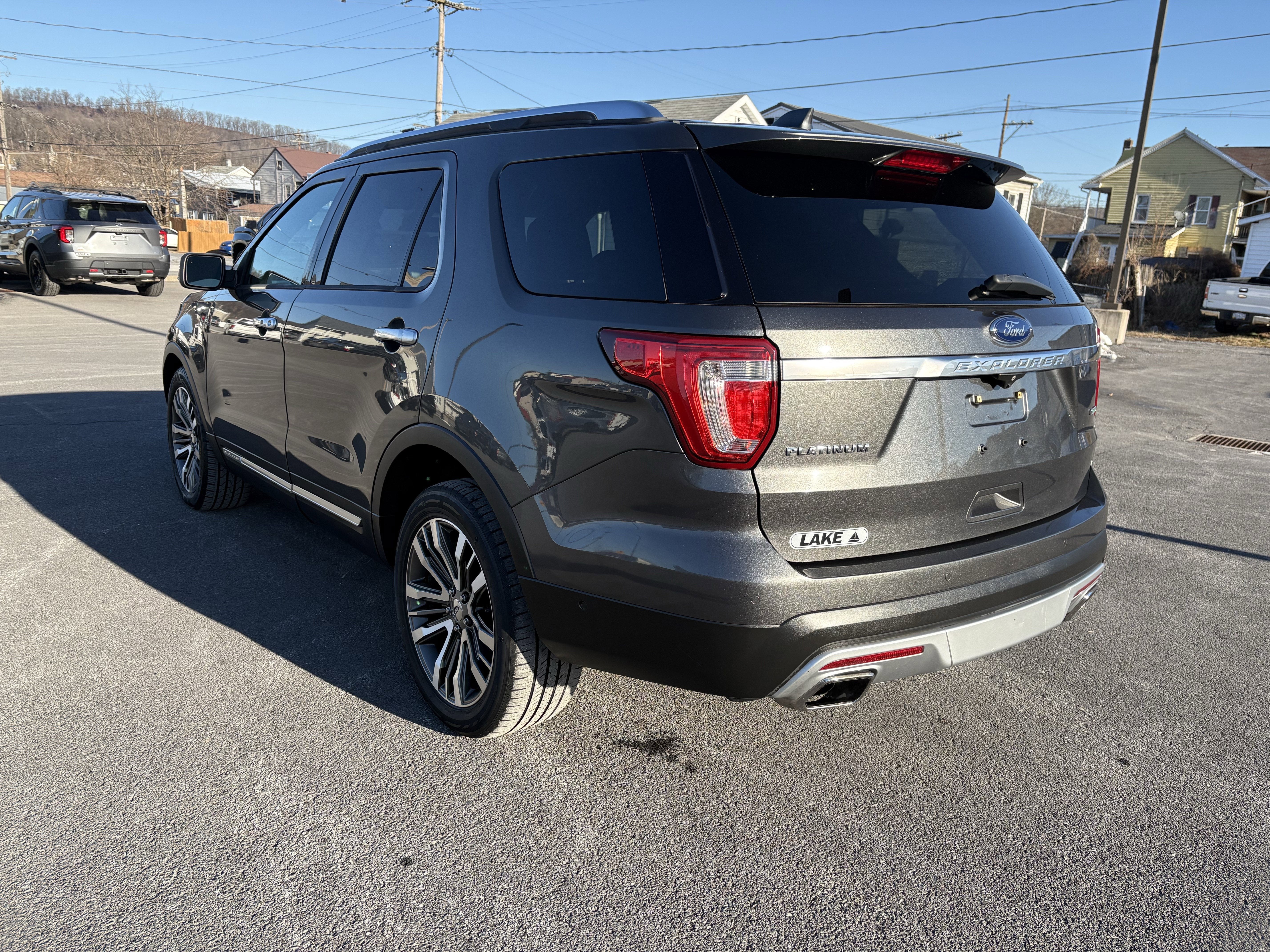 2017 Ford EXPLORER PLATINUM