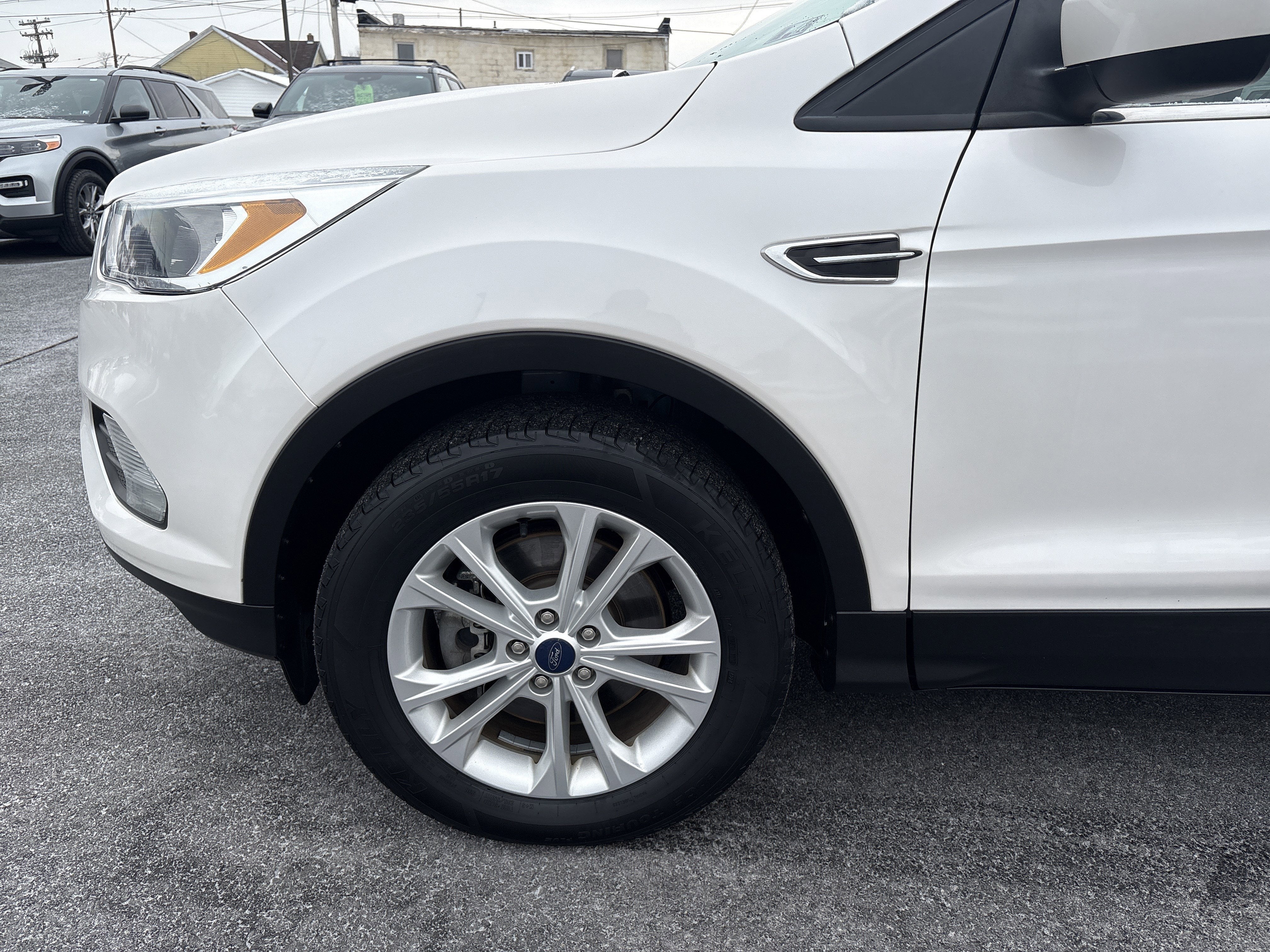 2018 Ford ESCAPE SE