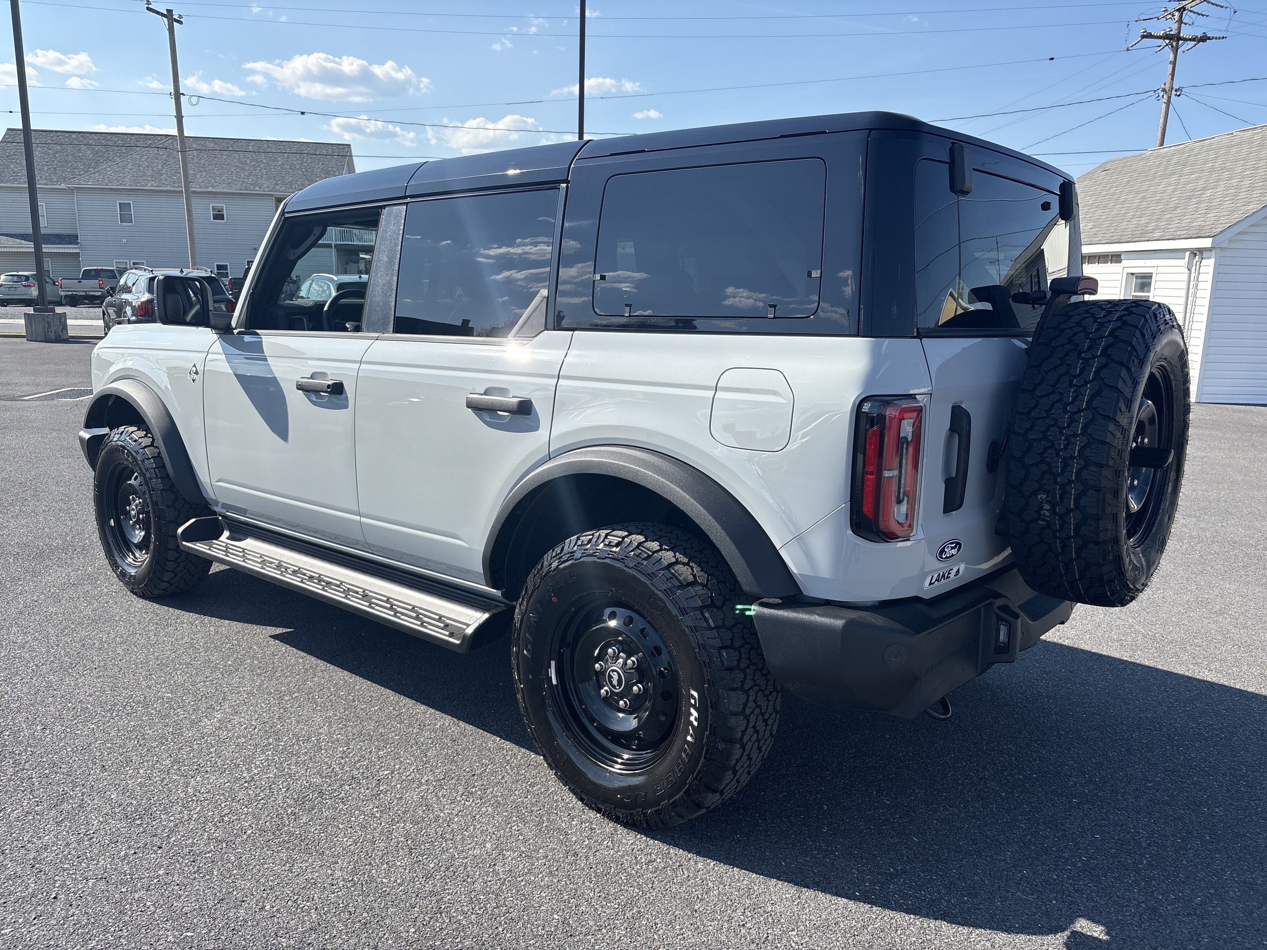 2026 Ford Bronco Outer Banks