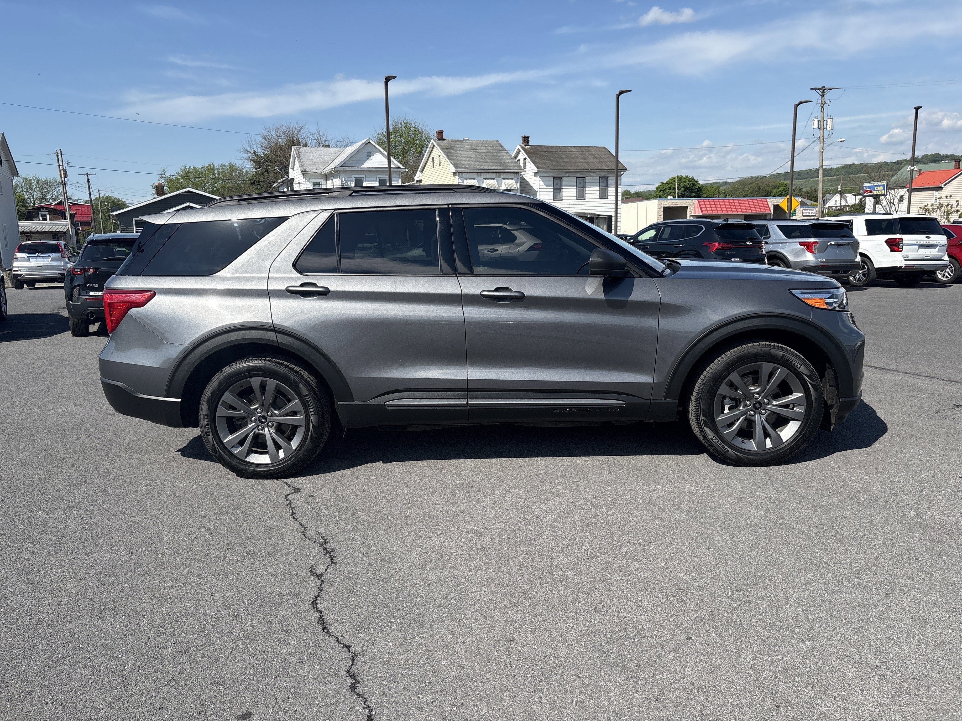 2021 Ford EXPLORER XLT