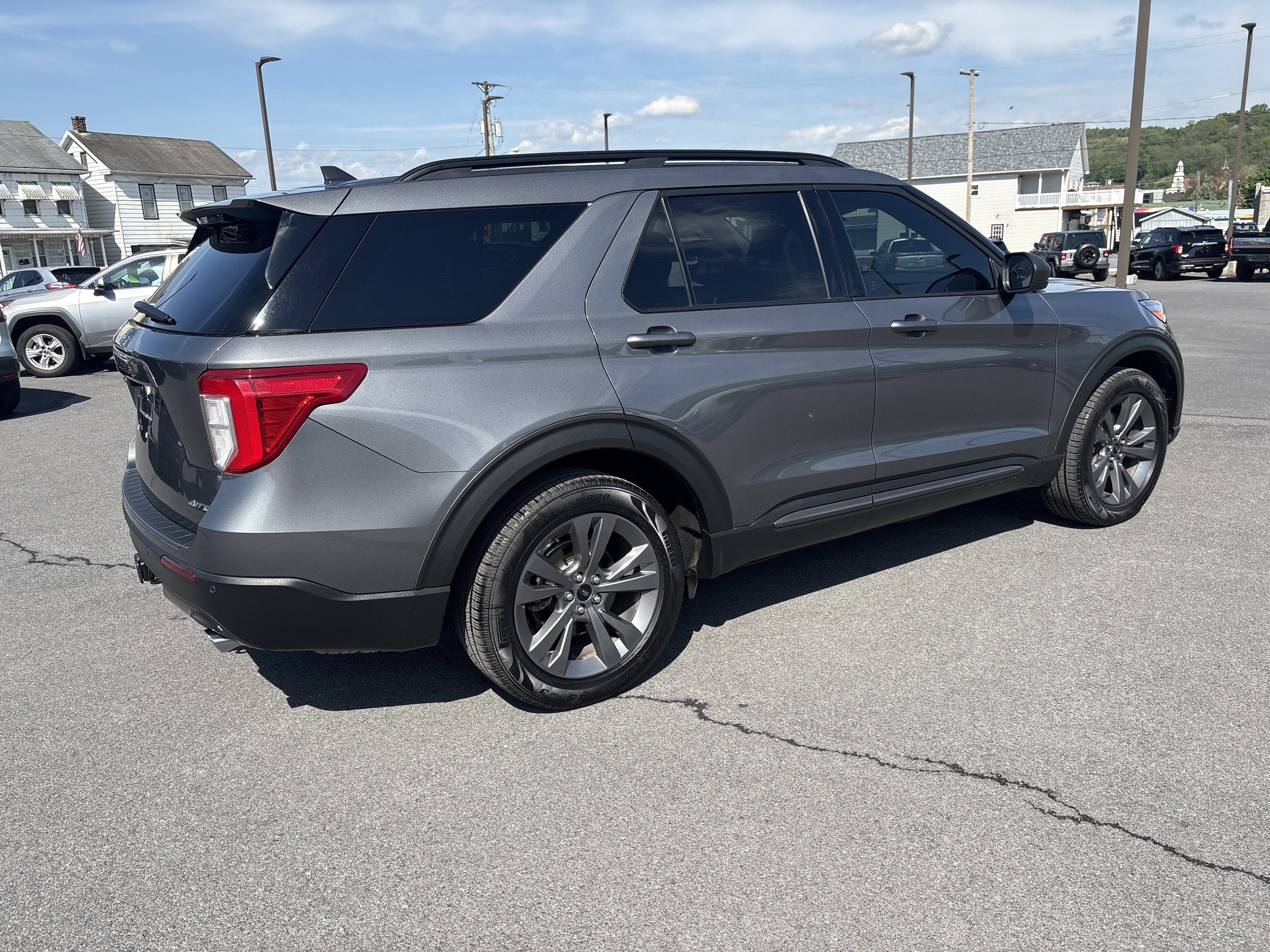 2021 Ford EXPLORER XLT