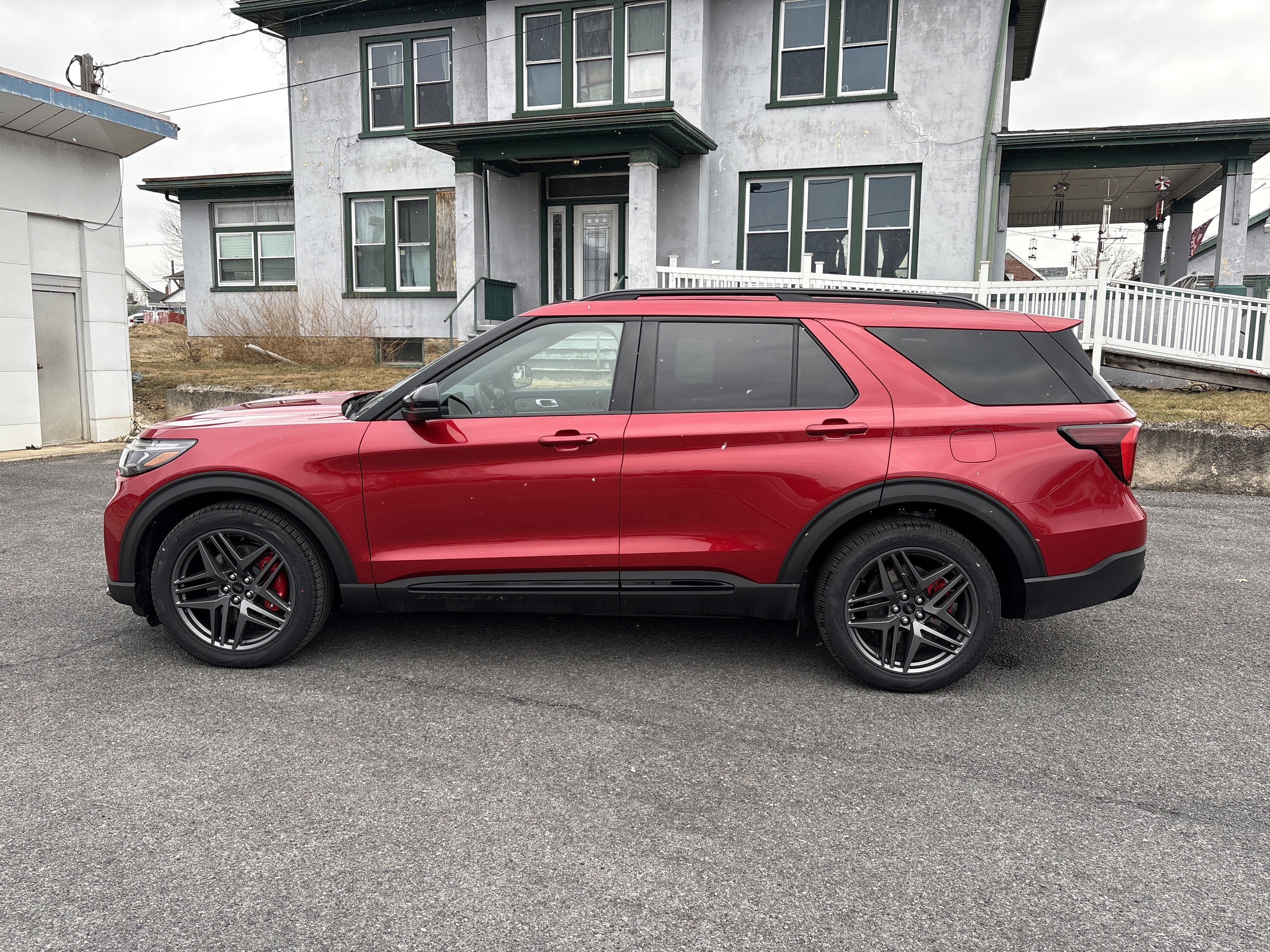 2025 Ford Explorer ST