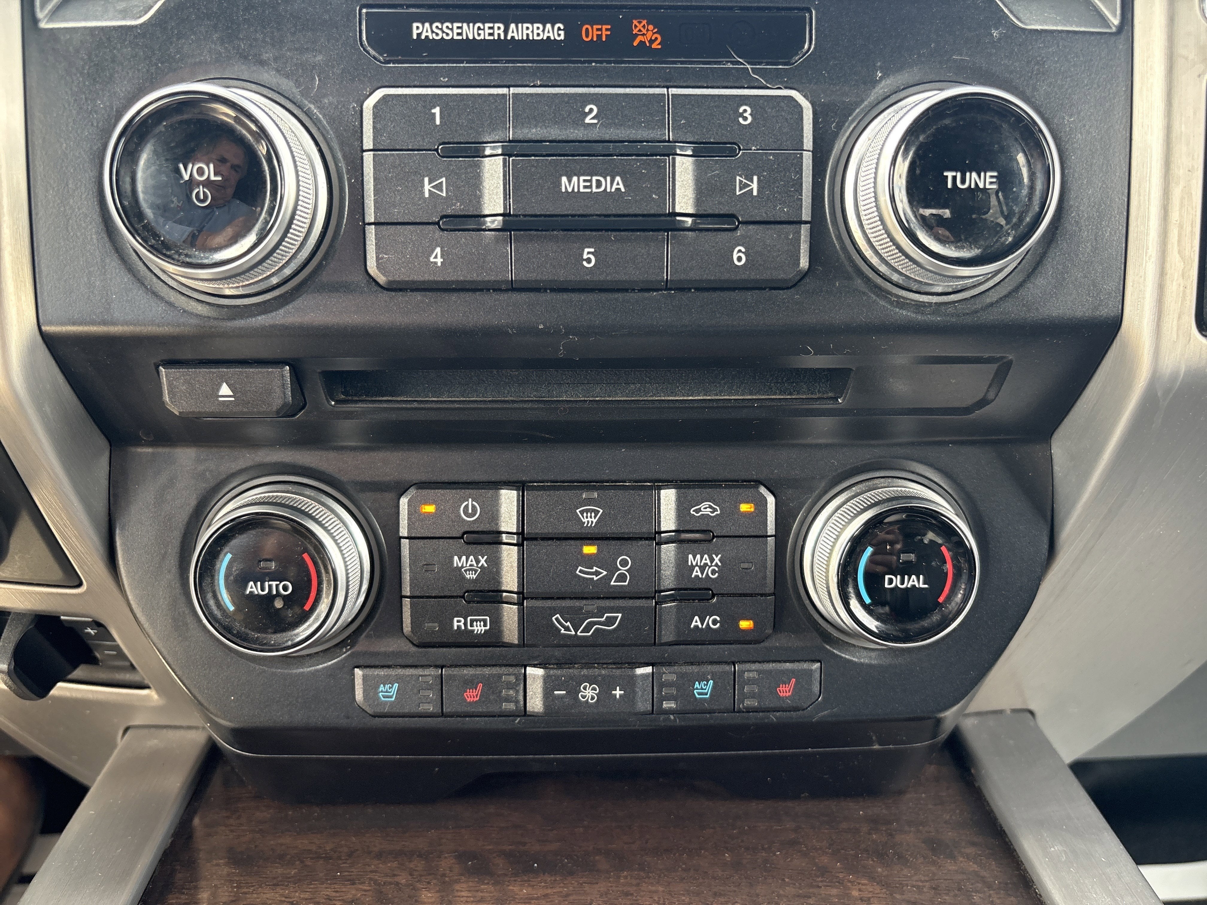 2016 Ford F-150 PLATINUM