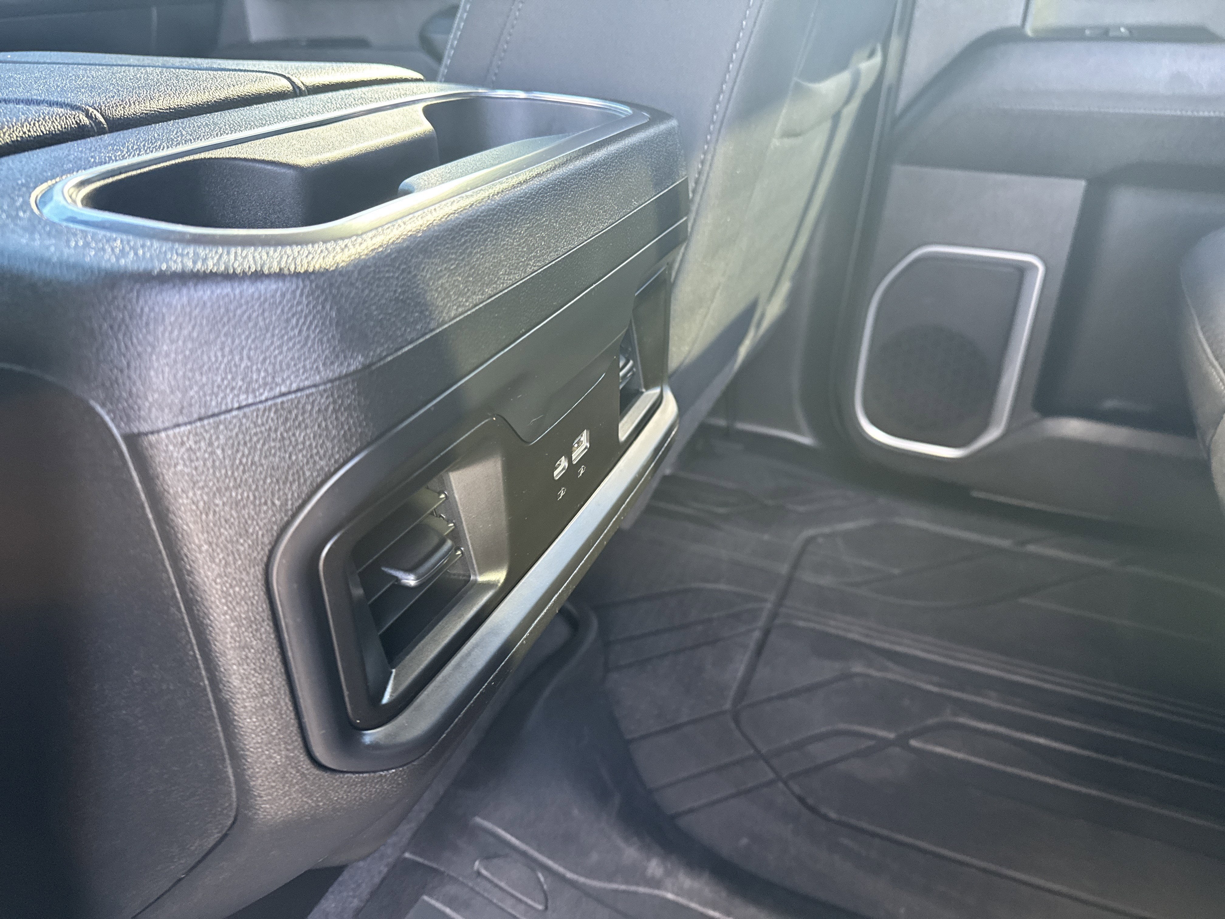 2024 Chevrolet SILVERADO K1500 RST