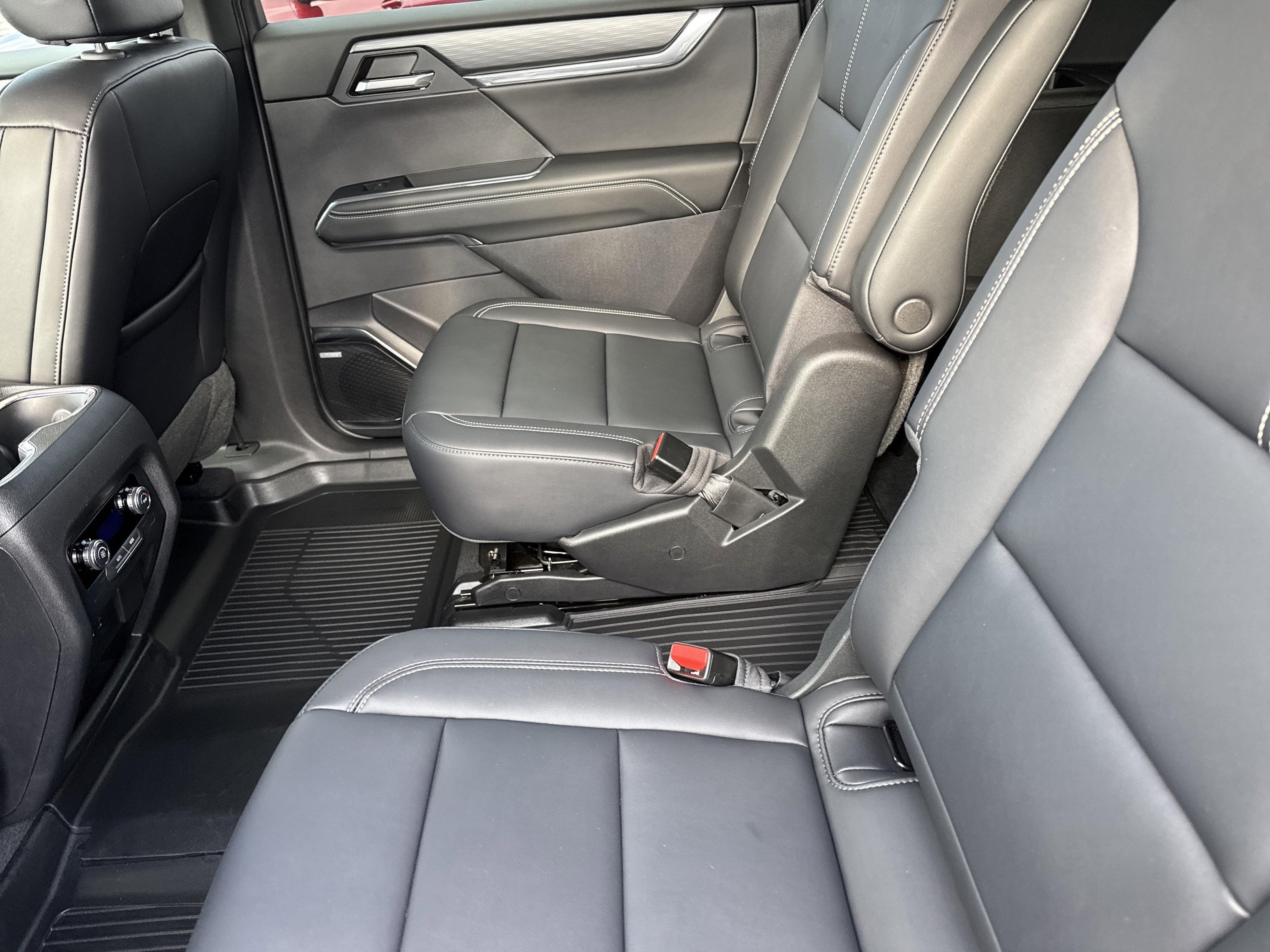 2024 GMC ACADIA UP LEVEL