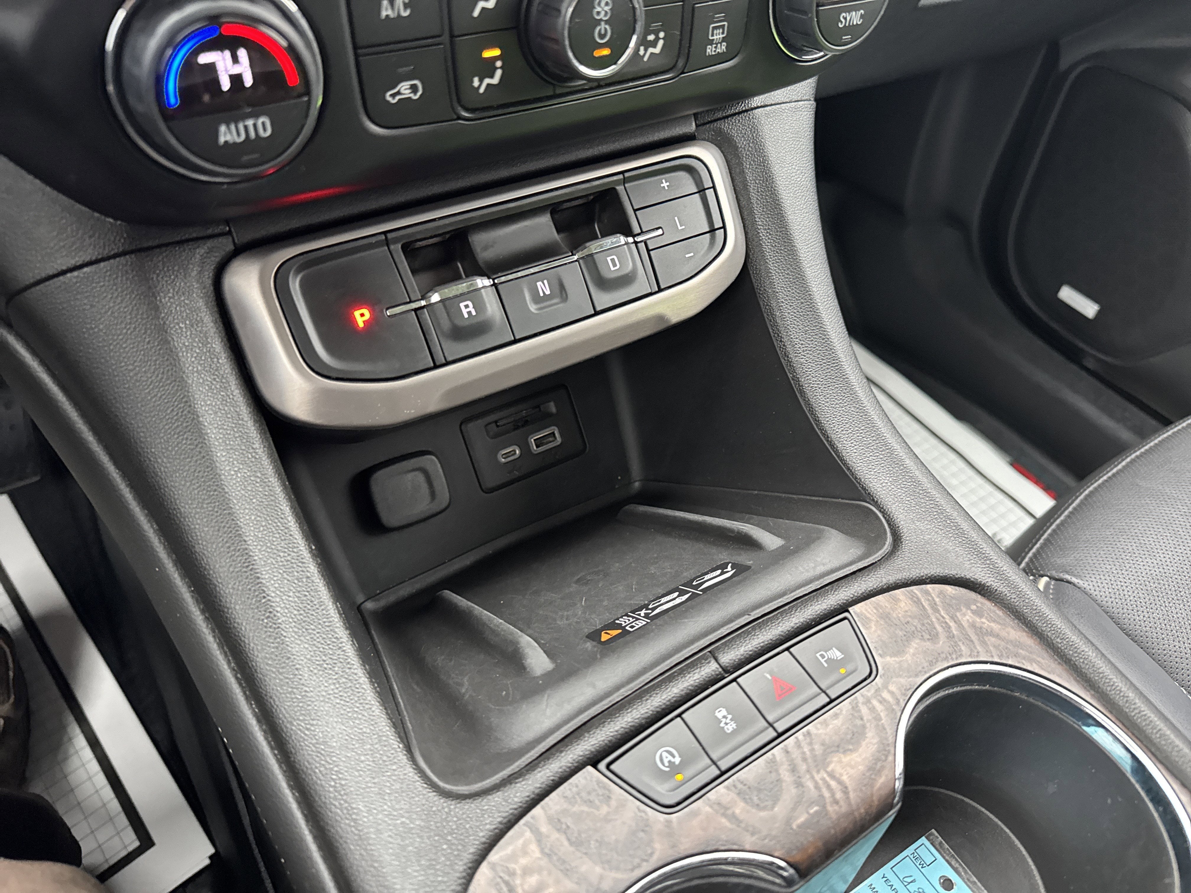 2020 GMC ACADIA DENALI