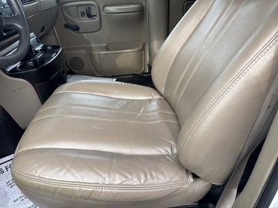 2001 Chevrolet EXPRESS G2500 BASE