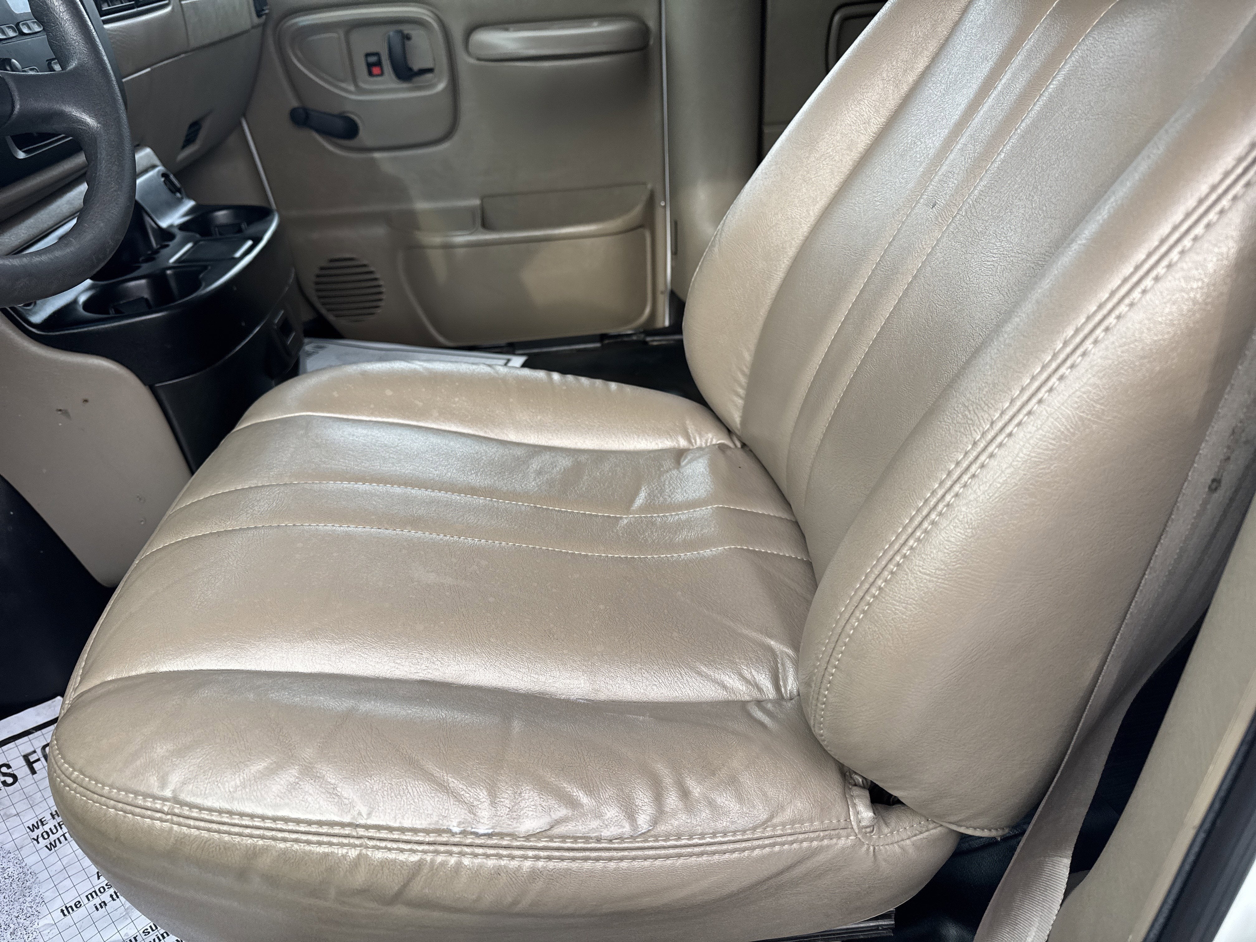 2001 Chevrolet EXPRESS G2500 BASE