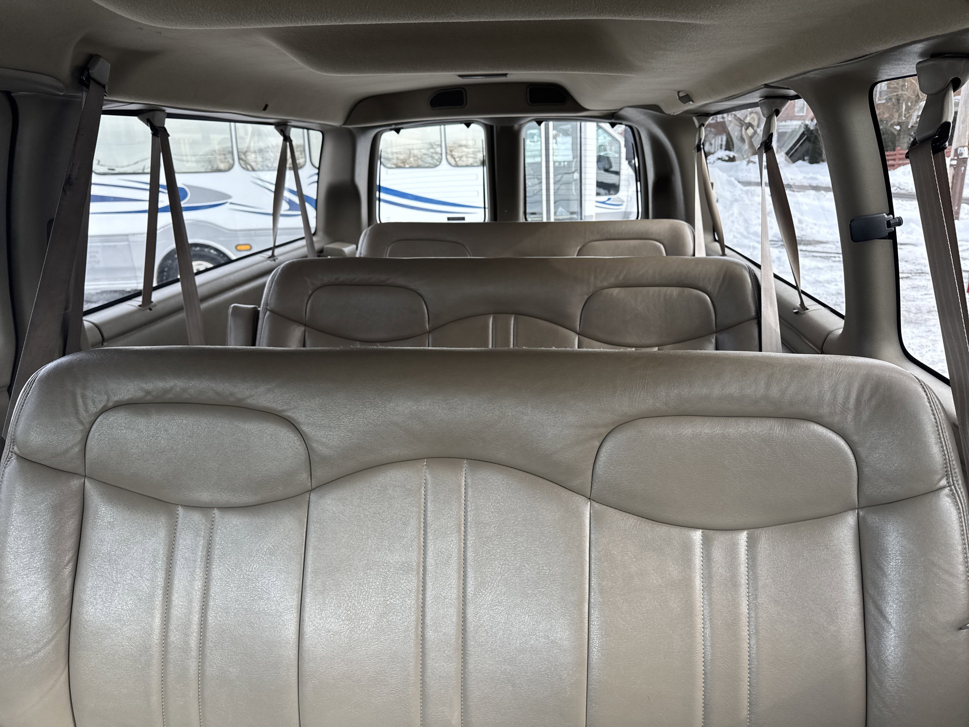 2001 Chevrolet EXPRESS G2500 BASE