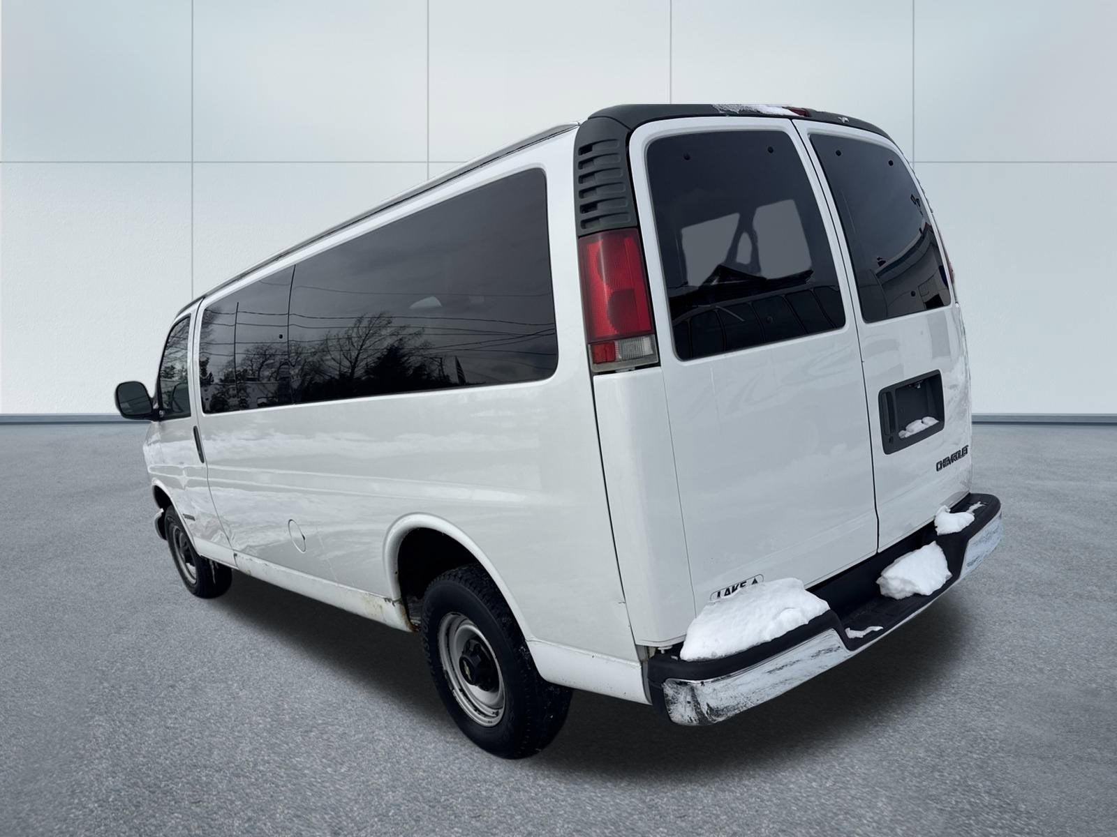 2001 Chevrolet EXPRESS G2500 BASE