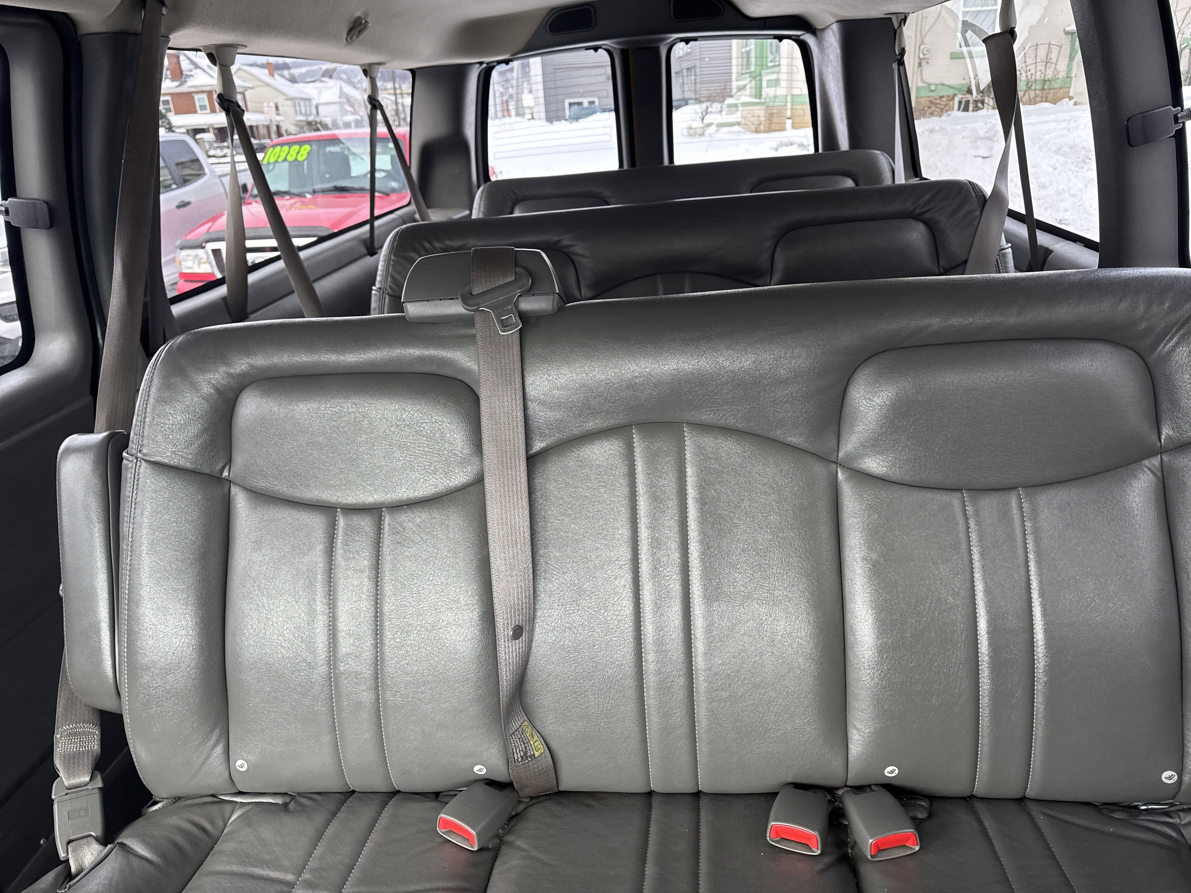 2005 Chevrolet EXPRESS 3500 BASE