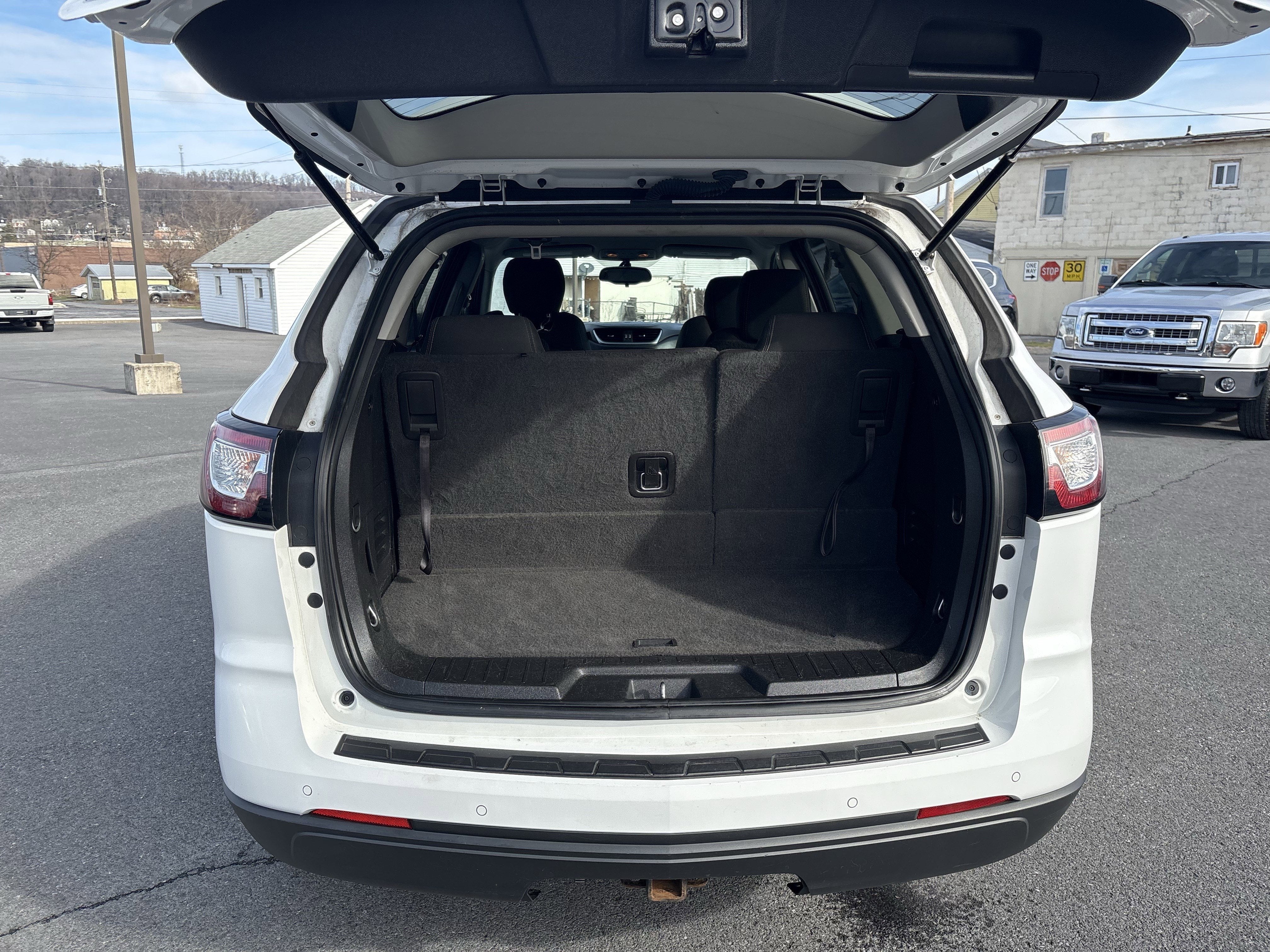 2017 Chevrolet TRAVERSE LT