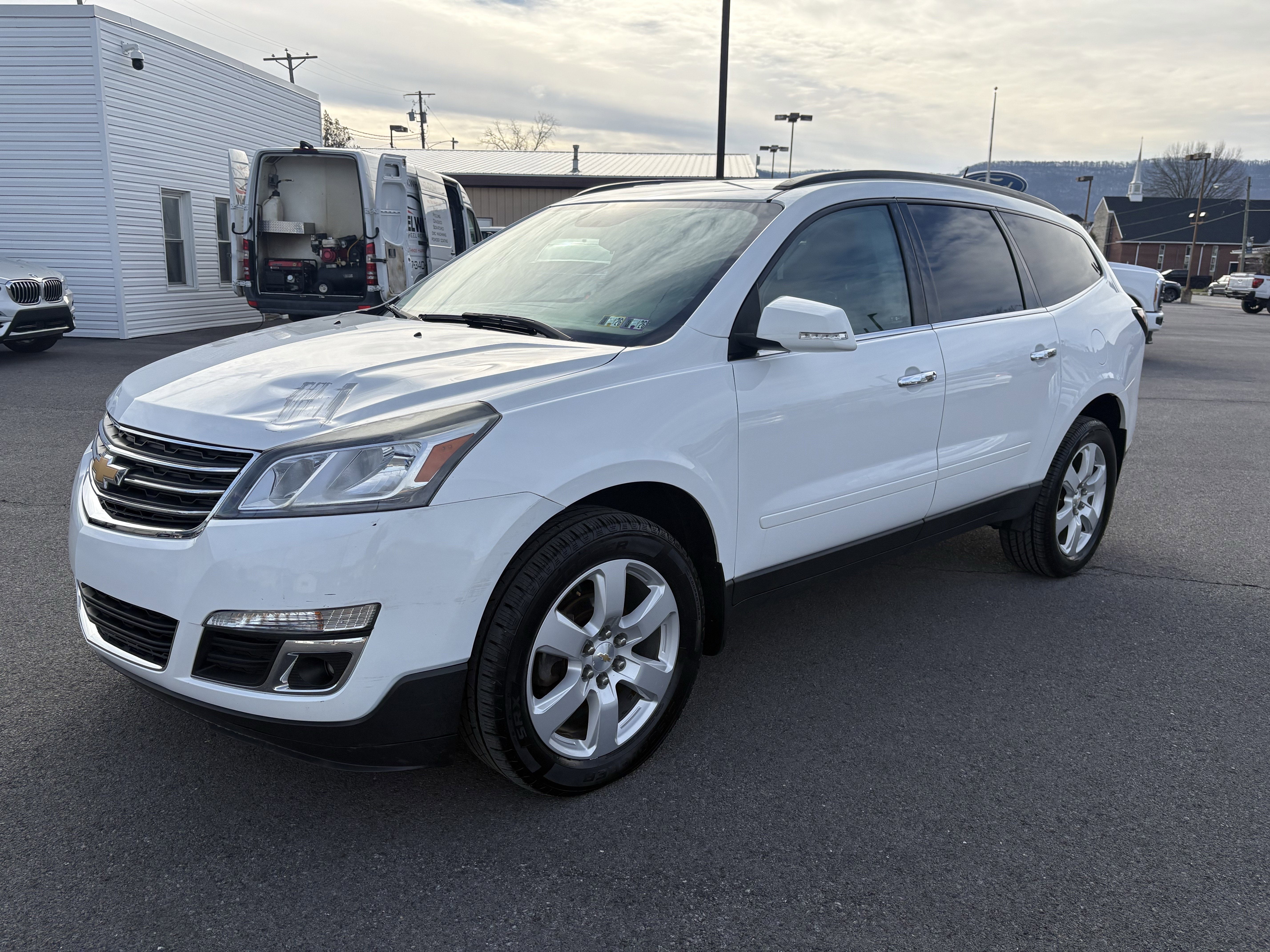 2017 Chevrolet TRAVERSE LT