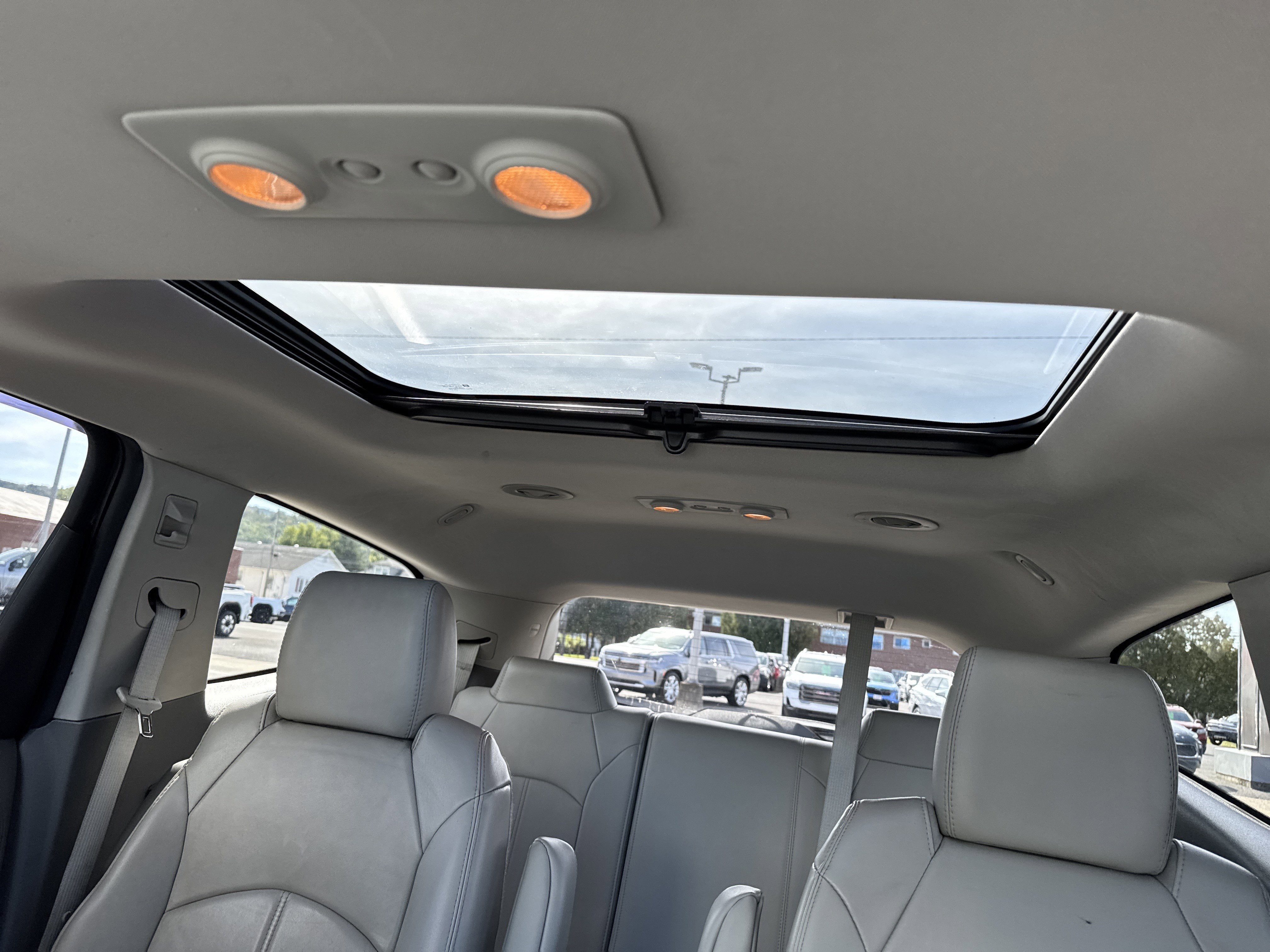 2016 Chevrolet TRAVERSE 2LT