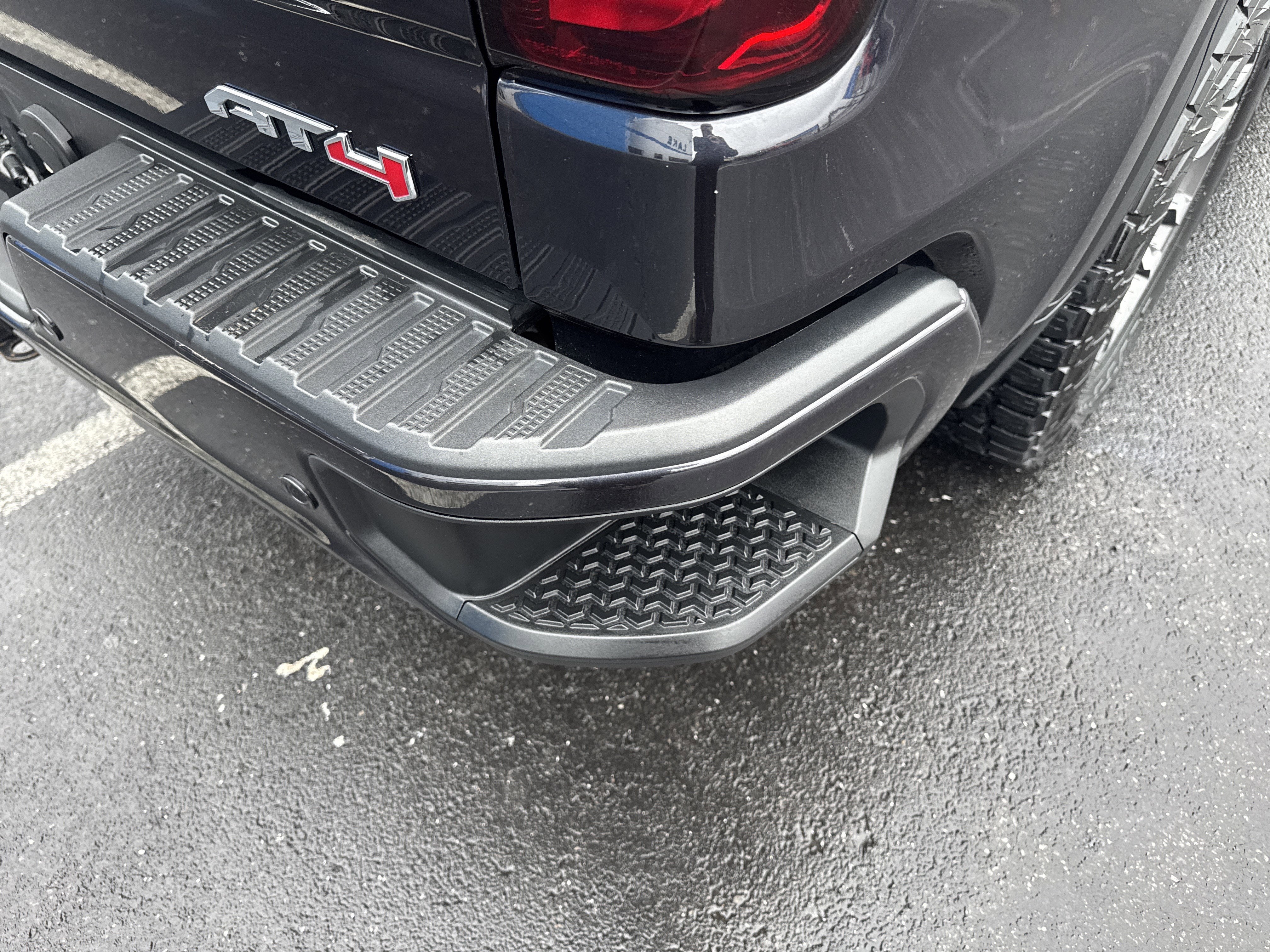 2023 GMC SIERRA 1500 AT4