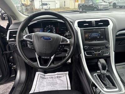 2016 Ford FUSION SE