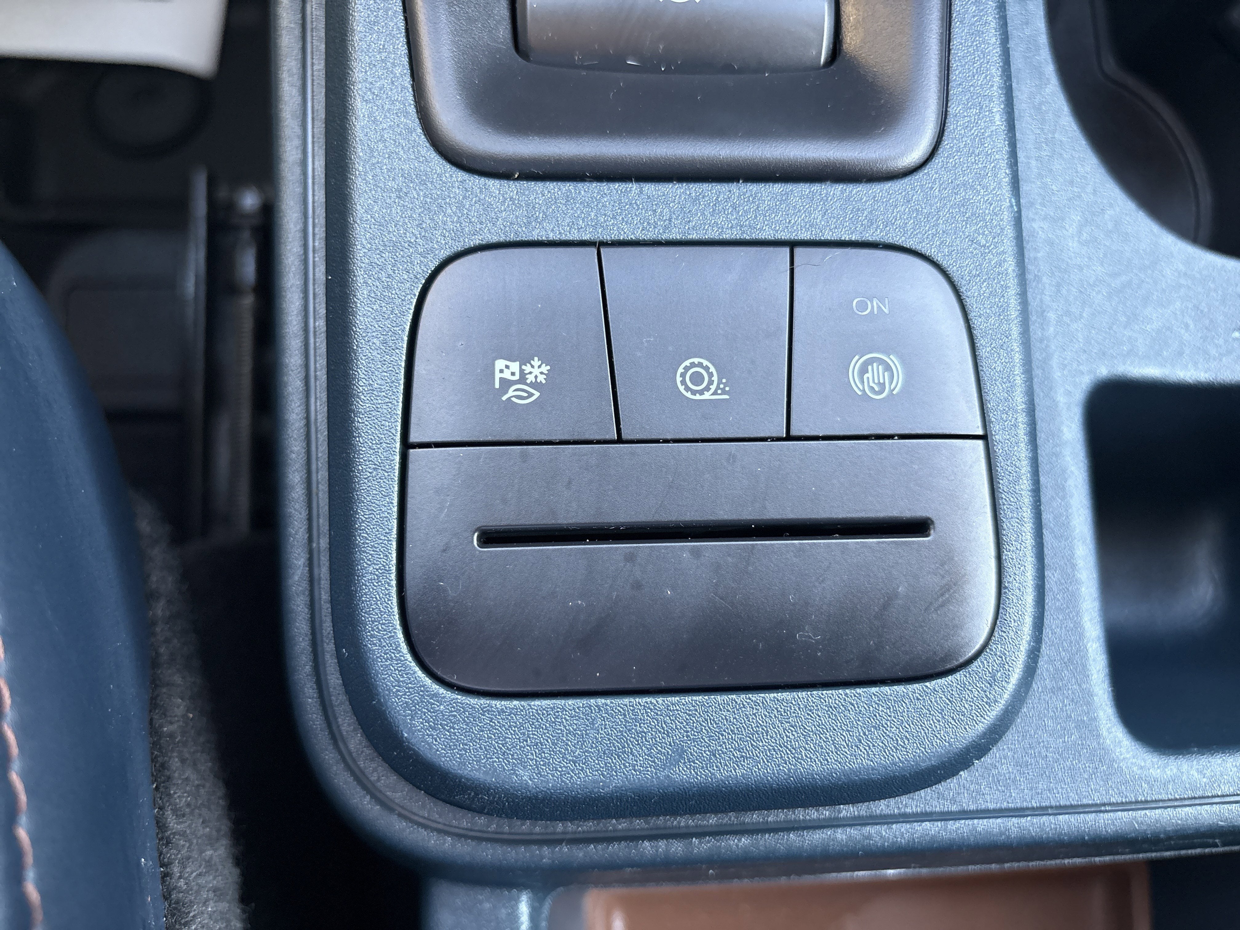 2023 Ford MAVERICK LARIAT w/ Luxury Pkg