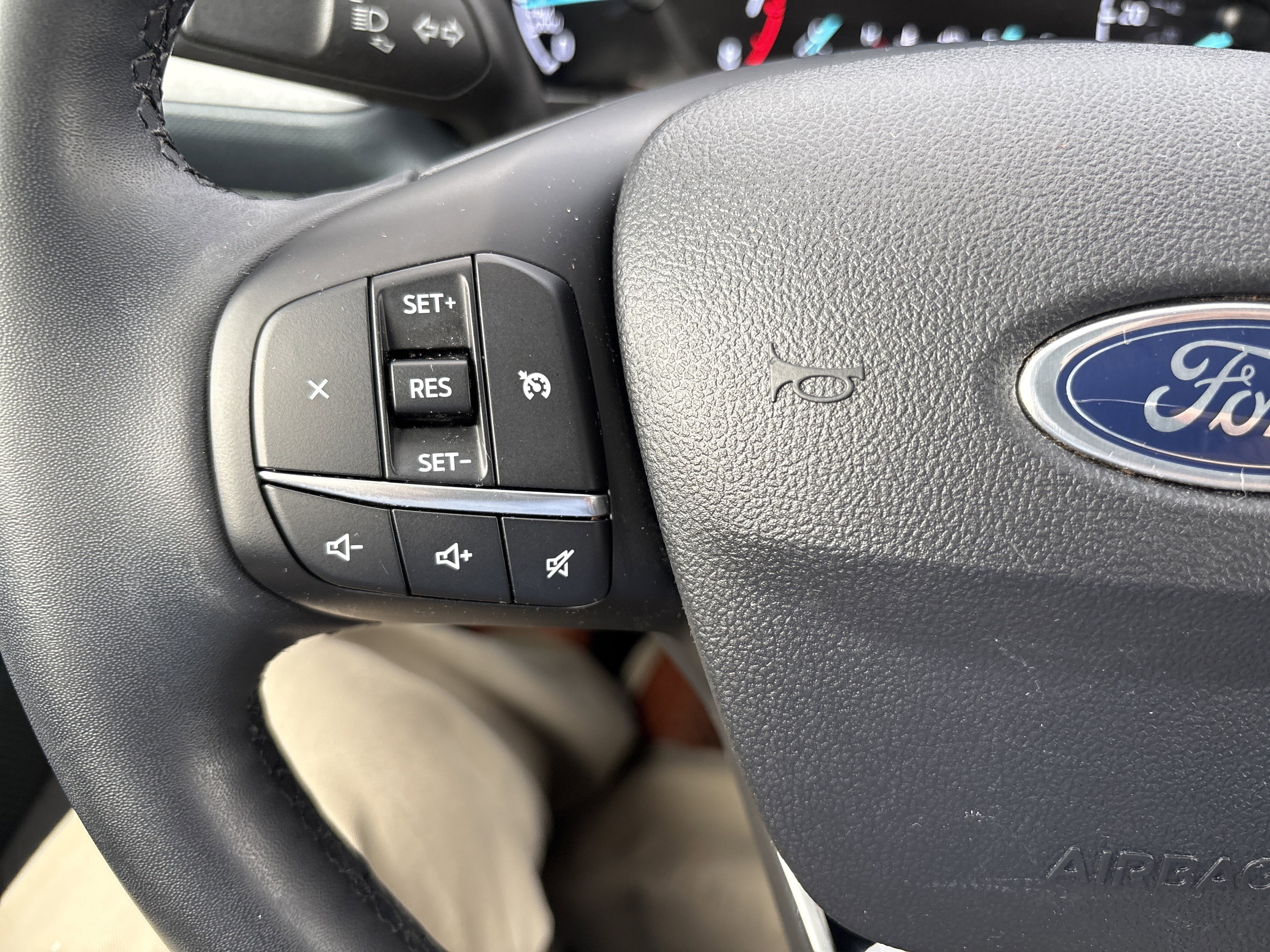 2023 Ford MAVERICK XLT